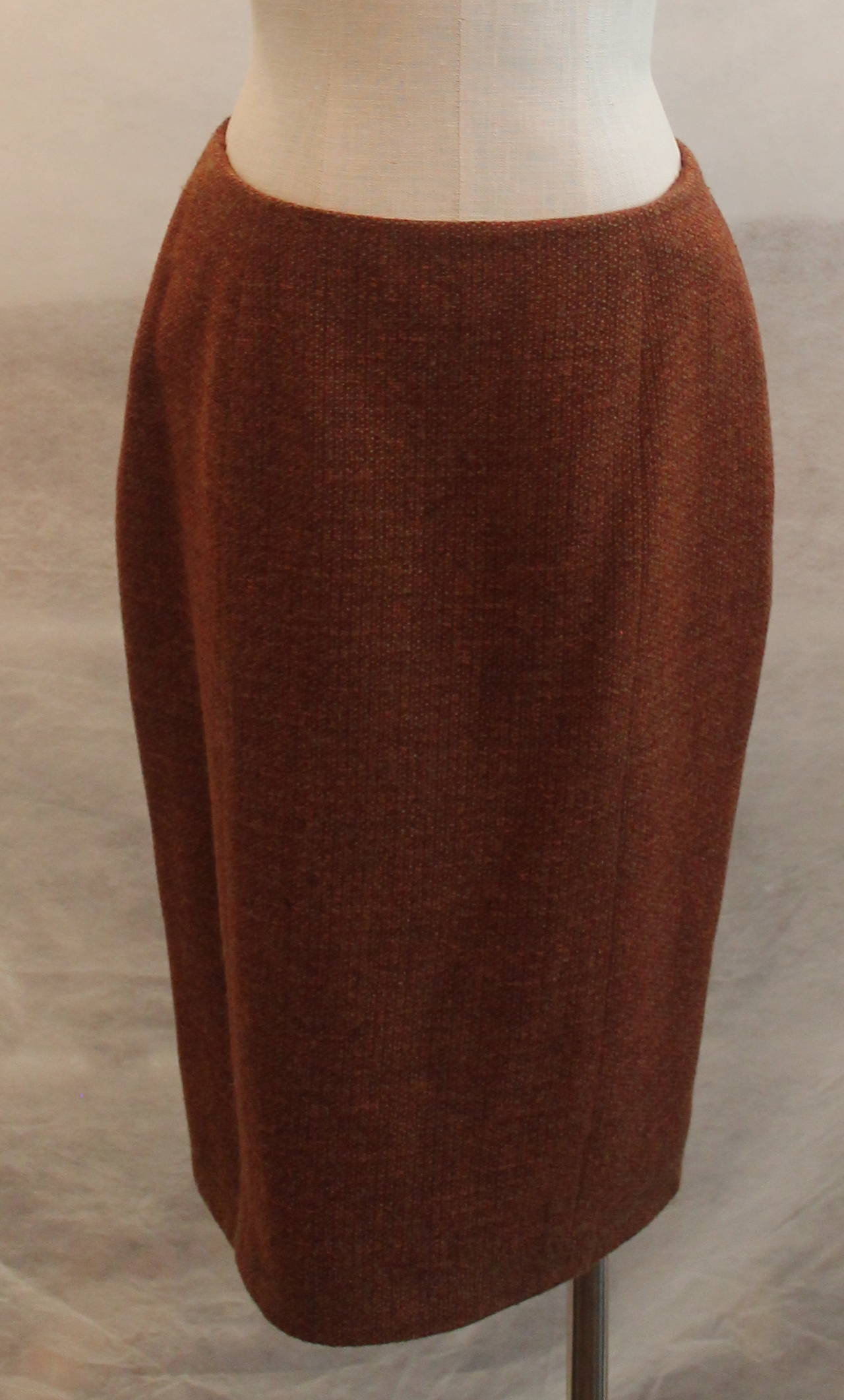 Chanel Rust Wool Blend Skirt Suit - 42 - Circa 1998 In Good Condition For Sale In West Palm Beach, FL