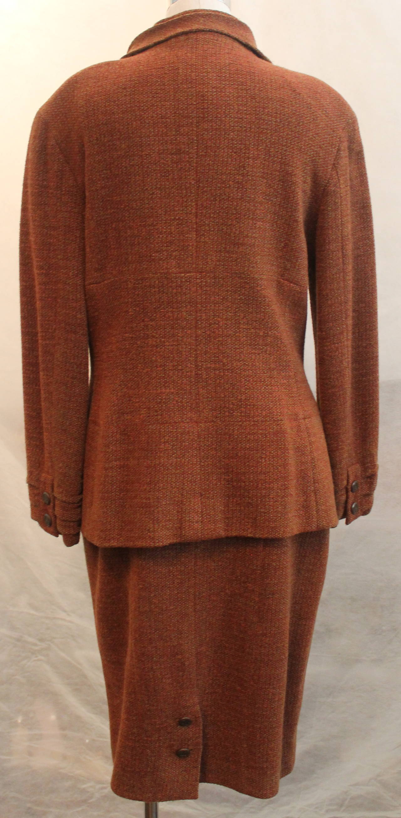 Marron Tailleur jupe Chanel en laine mélangée couleur rouille, taille 42, circa 1998 en vente