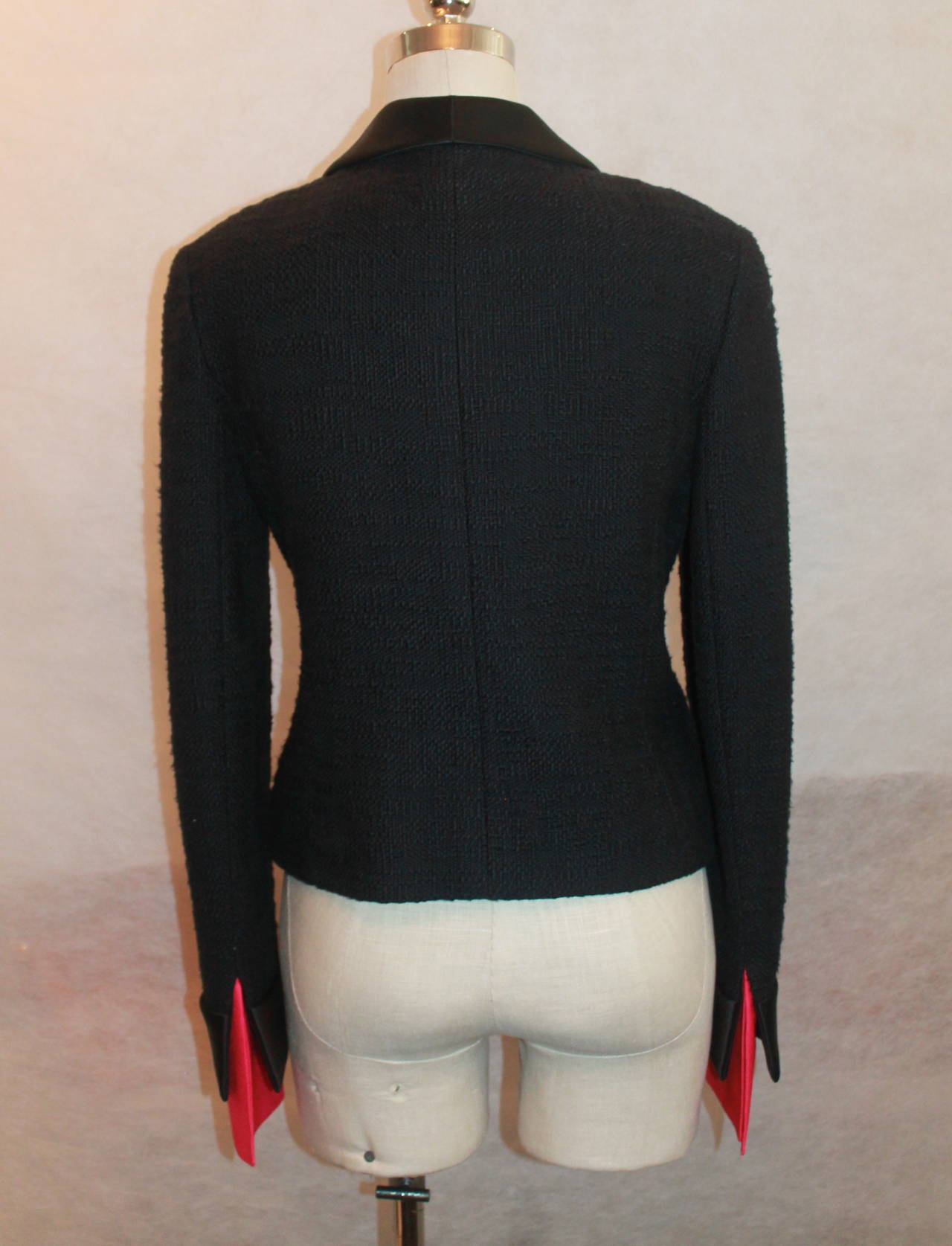 Women's Chanel Black tuxedo style jacket w/ pink removable cuffs-40