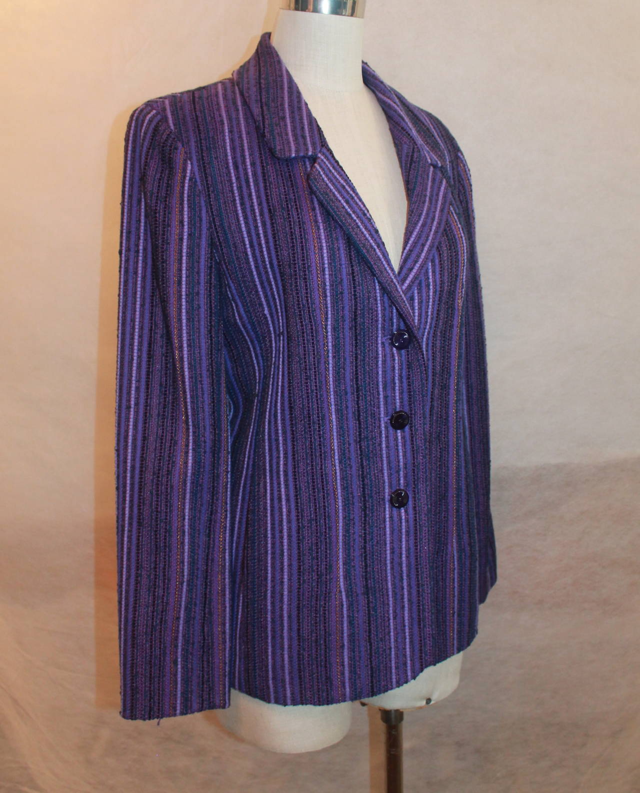 Chanel Purple Striped Wool Blend Jacket - 40 - Circa 2001
This jacket is in very good condition.
Measurements:
Bust 36