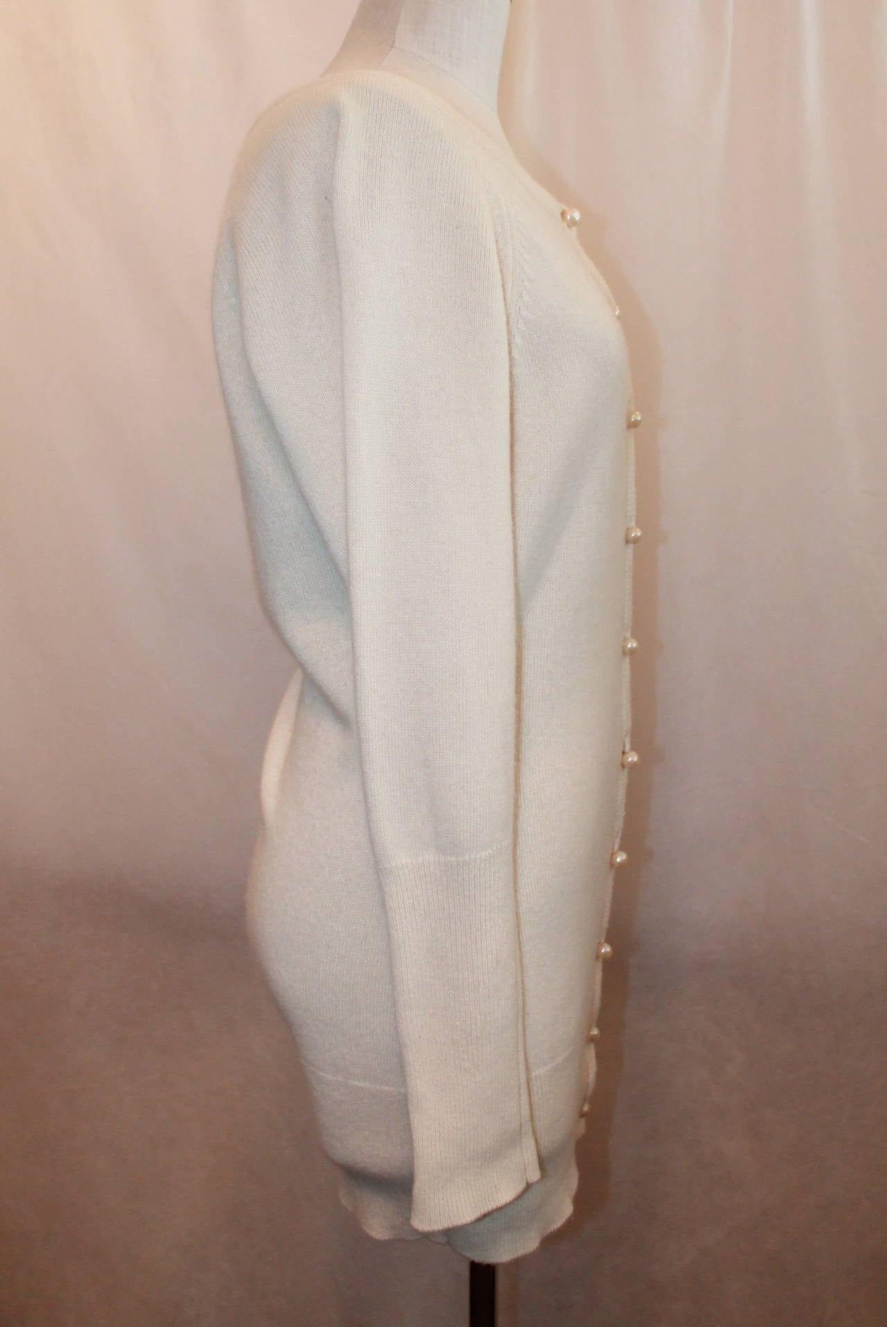 Chanel 1980's Vintage Creme Cashmere Sweater with Pearl Buttons - L In Excellent Condition In West Palm Beach, FL