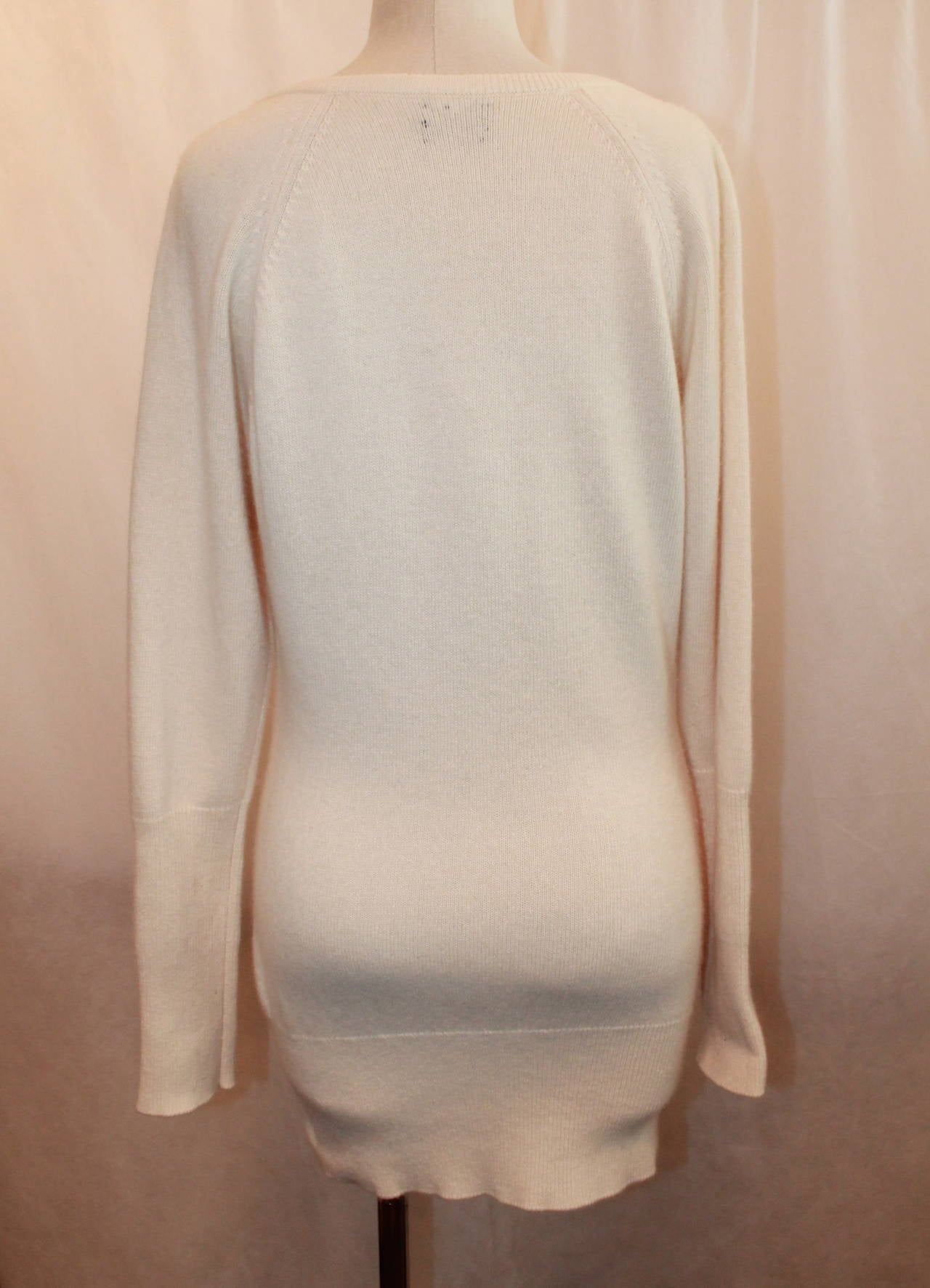 Women's Chanel 1980's Vintage Creme Cashmere Sweater with Pearl Buttons - L