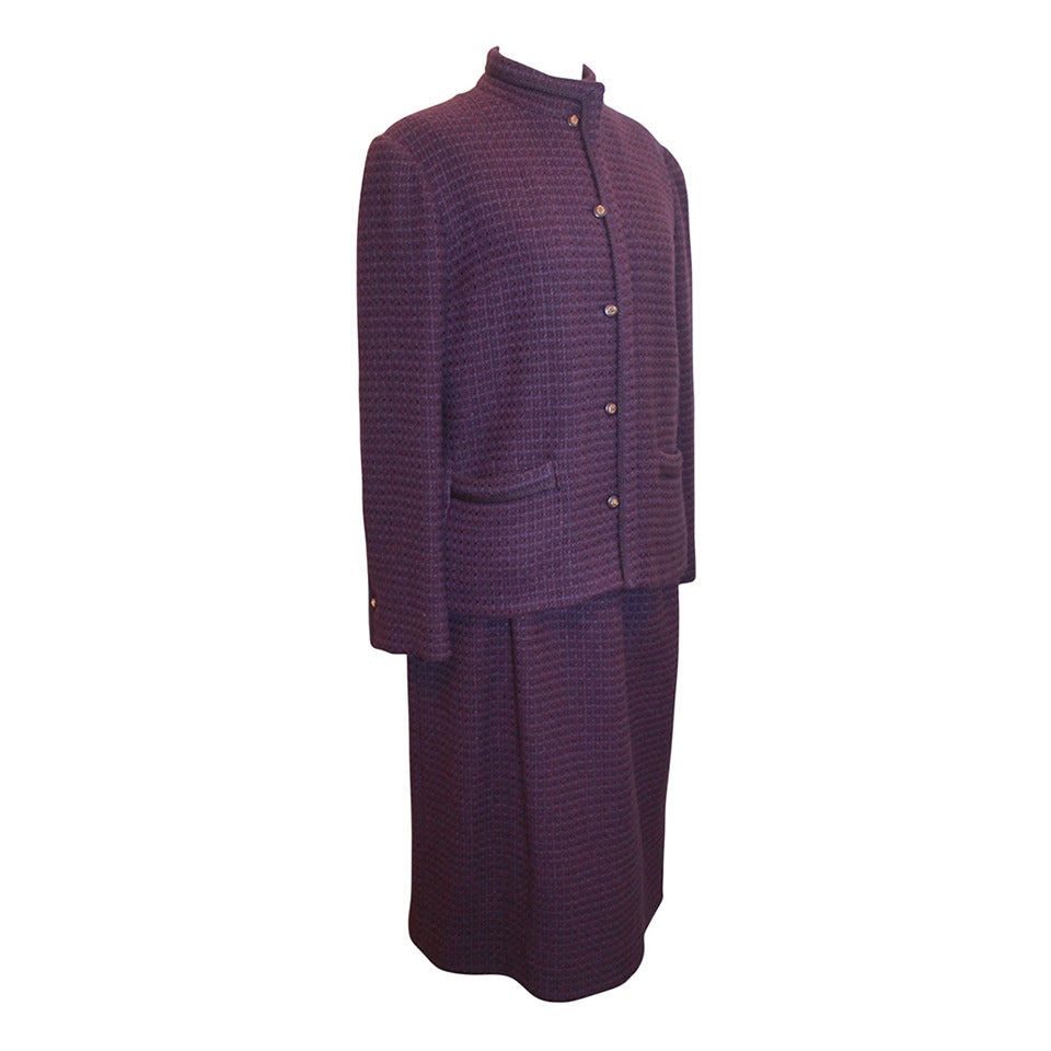 Chanel 1970's Vintage Purple Tweed Wool Skirt Suit - 44 For Sale