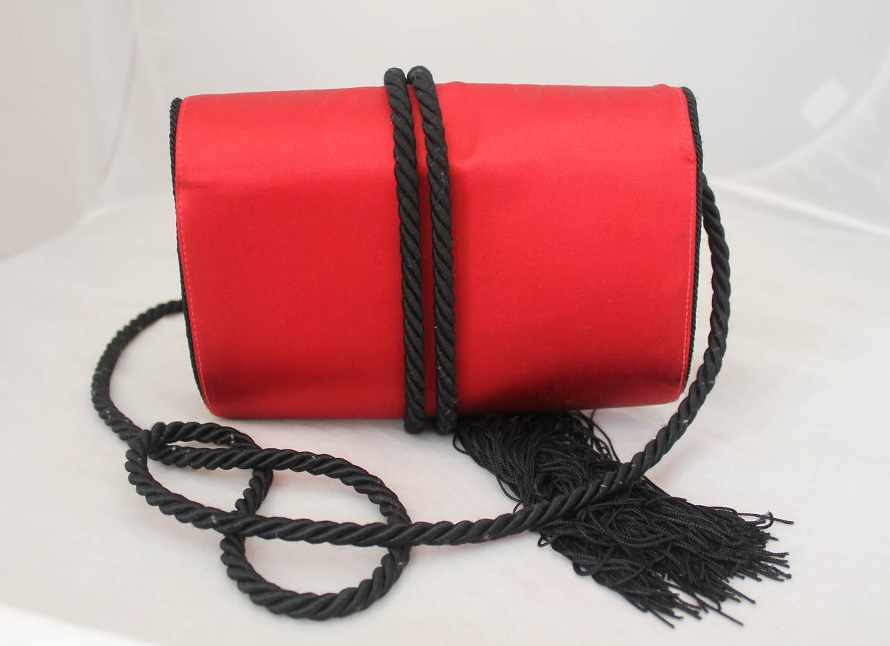 bag with rope strap