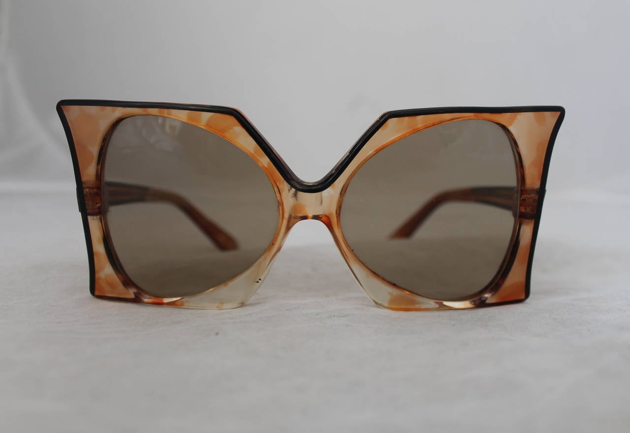 1960's Vintage Parisian Brown Square Lucite Sunglasses In Good Condition In West Palm Beach, FL