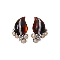Kenneth Jay Lane 1990's Amber, Leaf & Rhinestone Clip-on Earrings 2