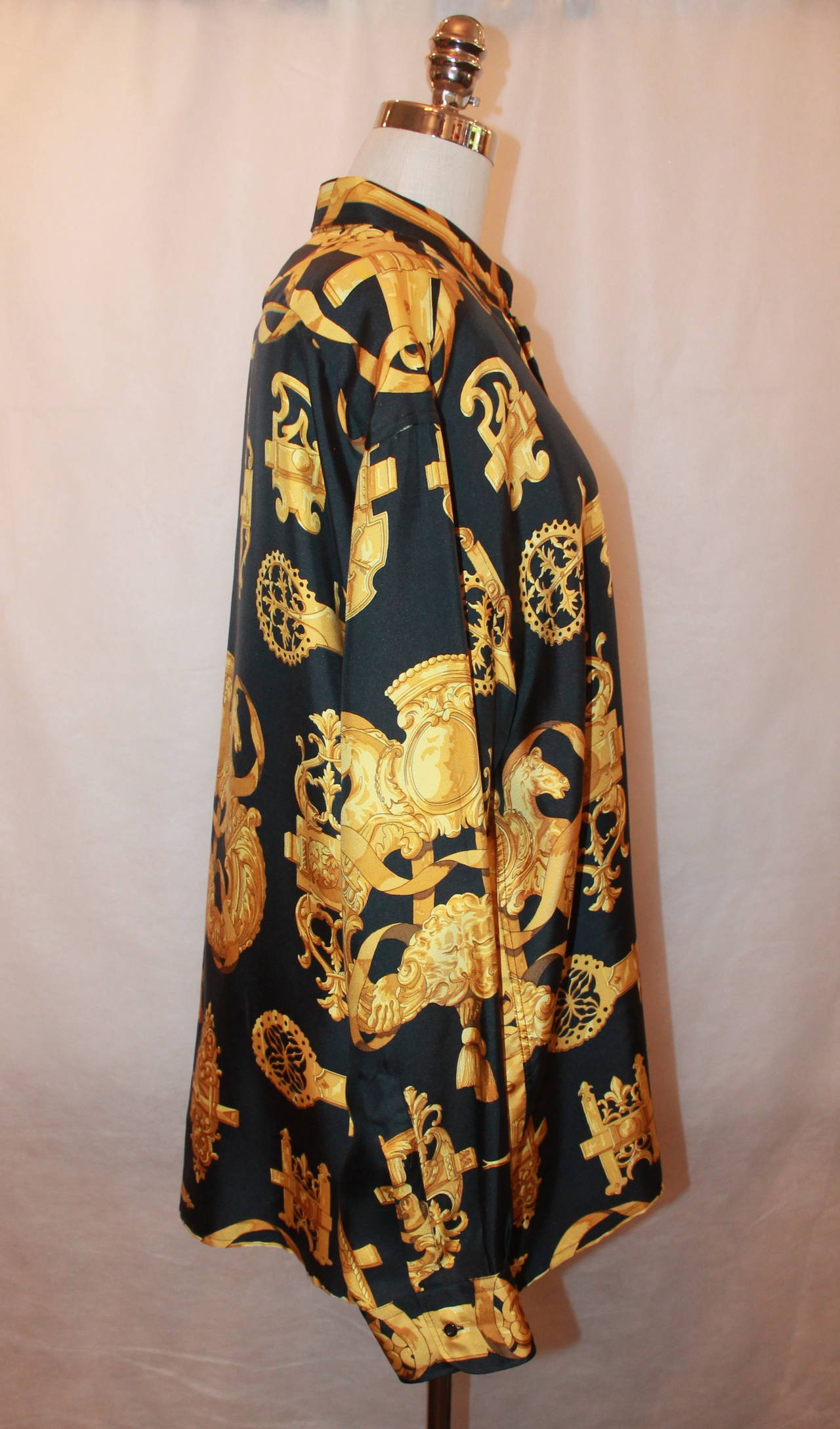 Vintage 1970s Hermes Black and Gold Latch Print Silk Top In Excellent Condition In West Palm Beach, FL