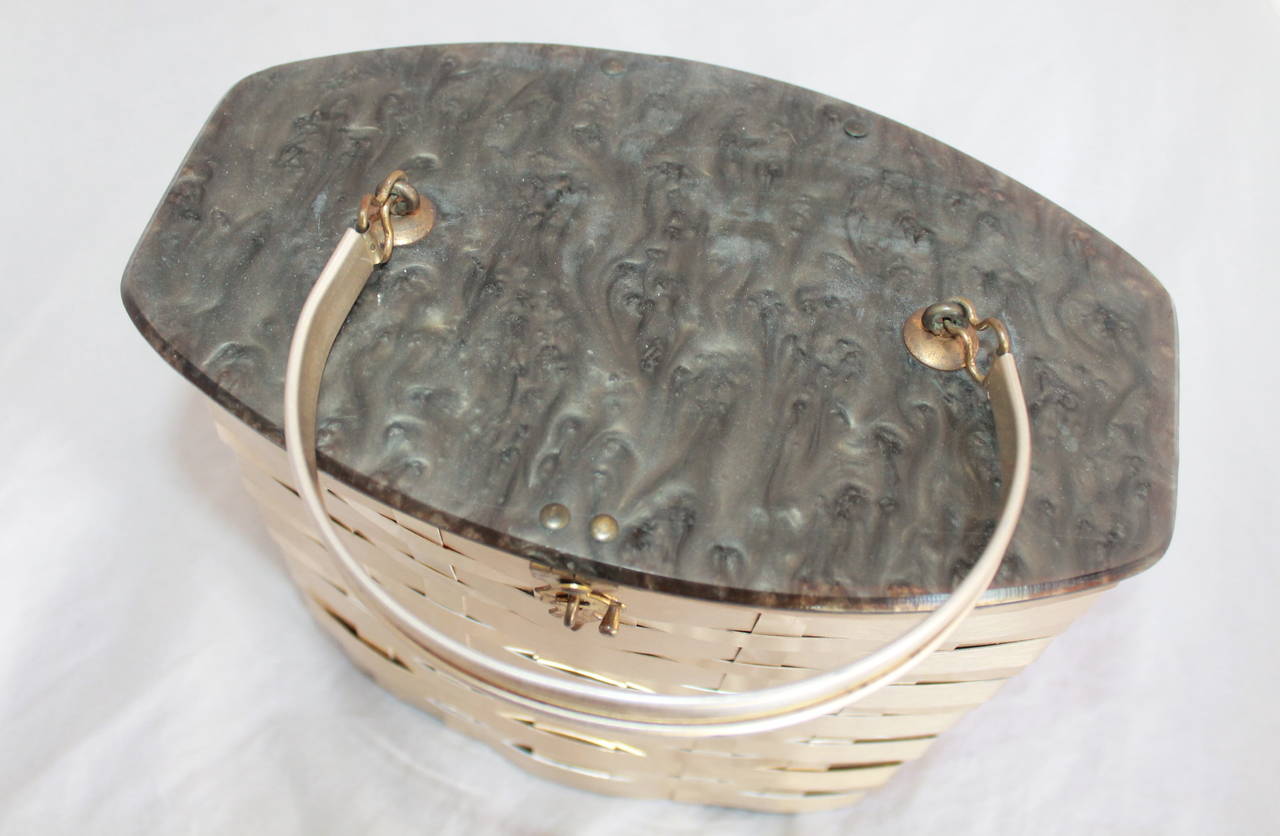Goldstrom Vintage Goldtone Basket Weave with Grey Marbleized Top Bag, 1950s  In Fair Condition For Sale In West Palm Beach, FL