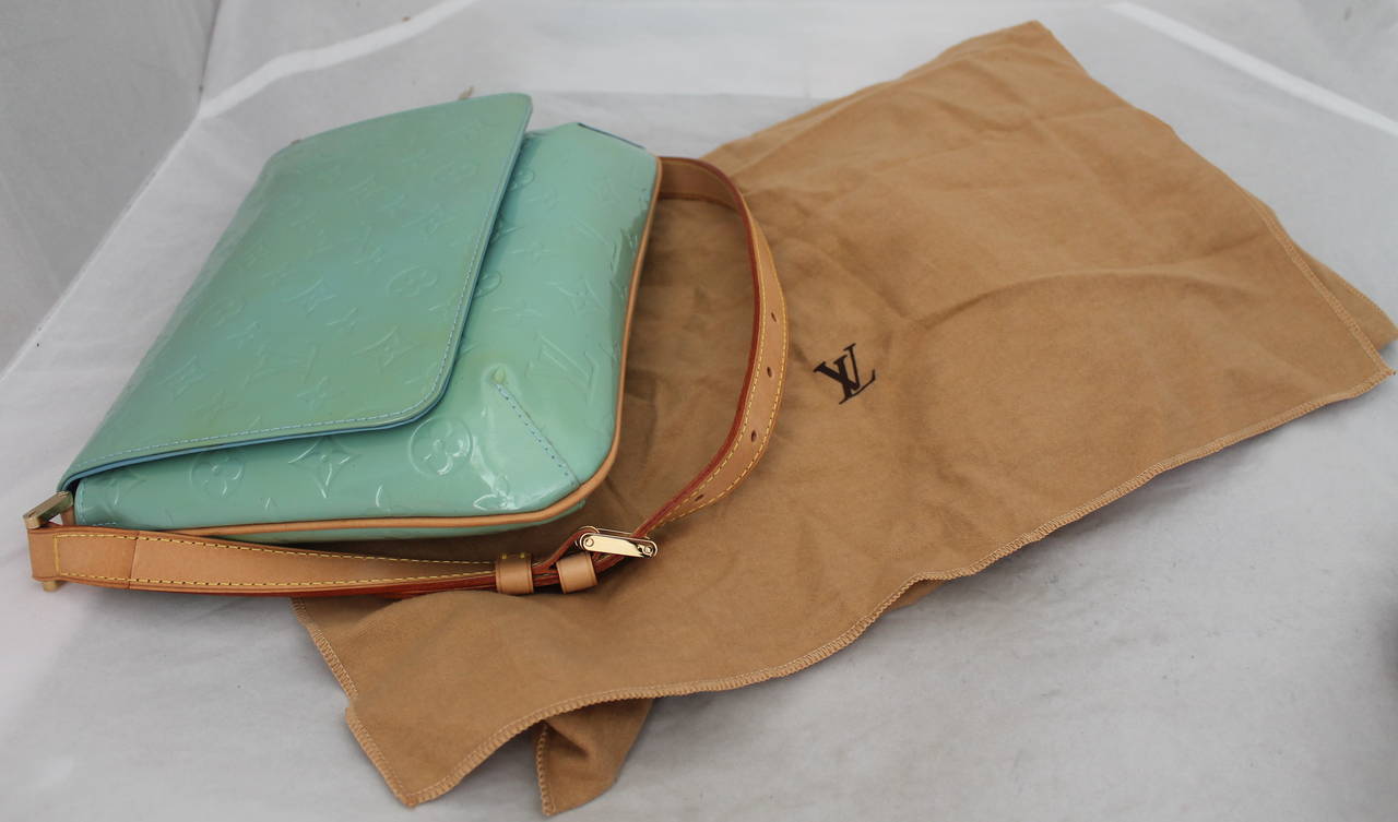 Louis Vuitton 1999 Vintage Aqua Thompson Street Bleu Vernis Shoulder Bag at 1stdibs