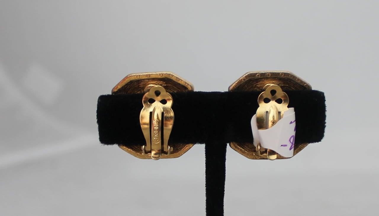 1990s Ciner Black Enamel with Red Center Stone Earrings In Excellent Condition In West Palm Beach, FL