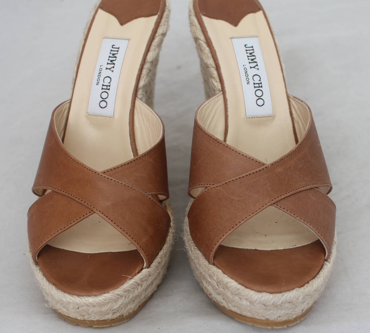 Jimmy Choo Brown Leather and Straw Wedge Slides - 41 In Excellent Condition In West Palm Beach, FL
