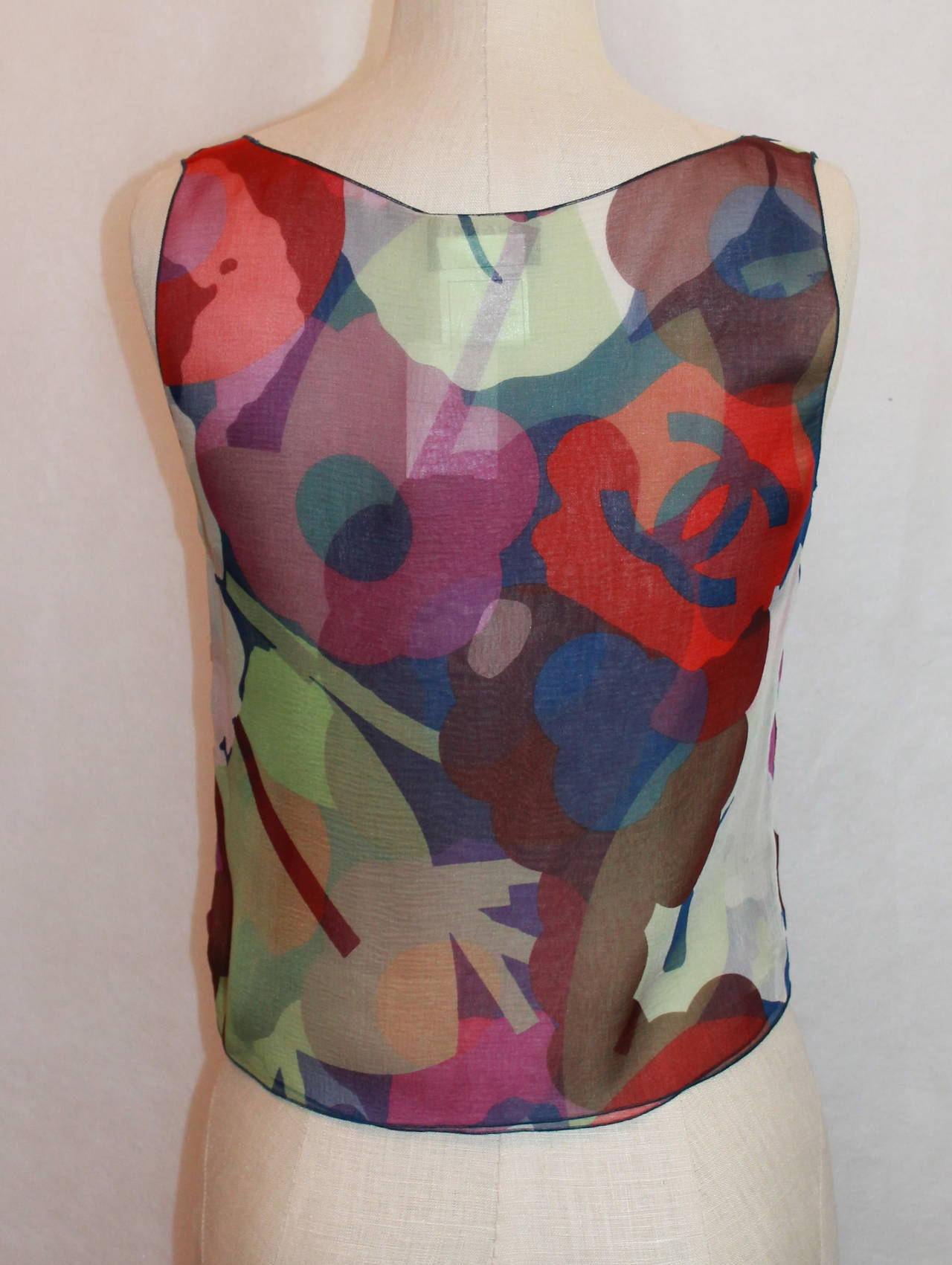 Chanel 2000 Mutli-Color Floral Print Silk Blouse - 38 In Excellent Condition In West Palm Beach, FL