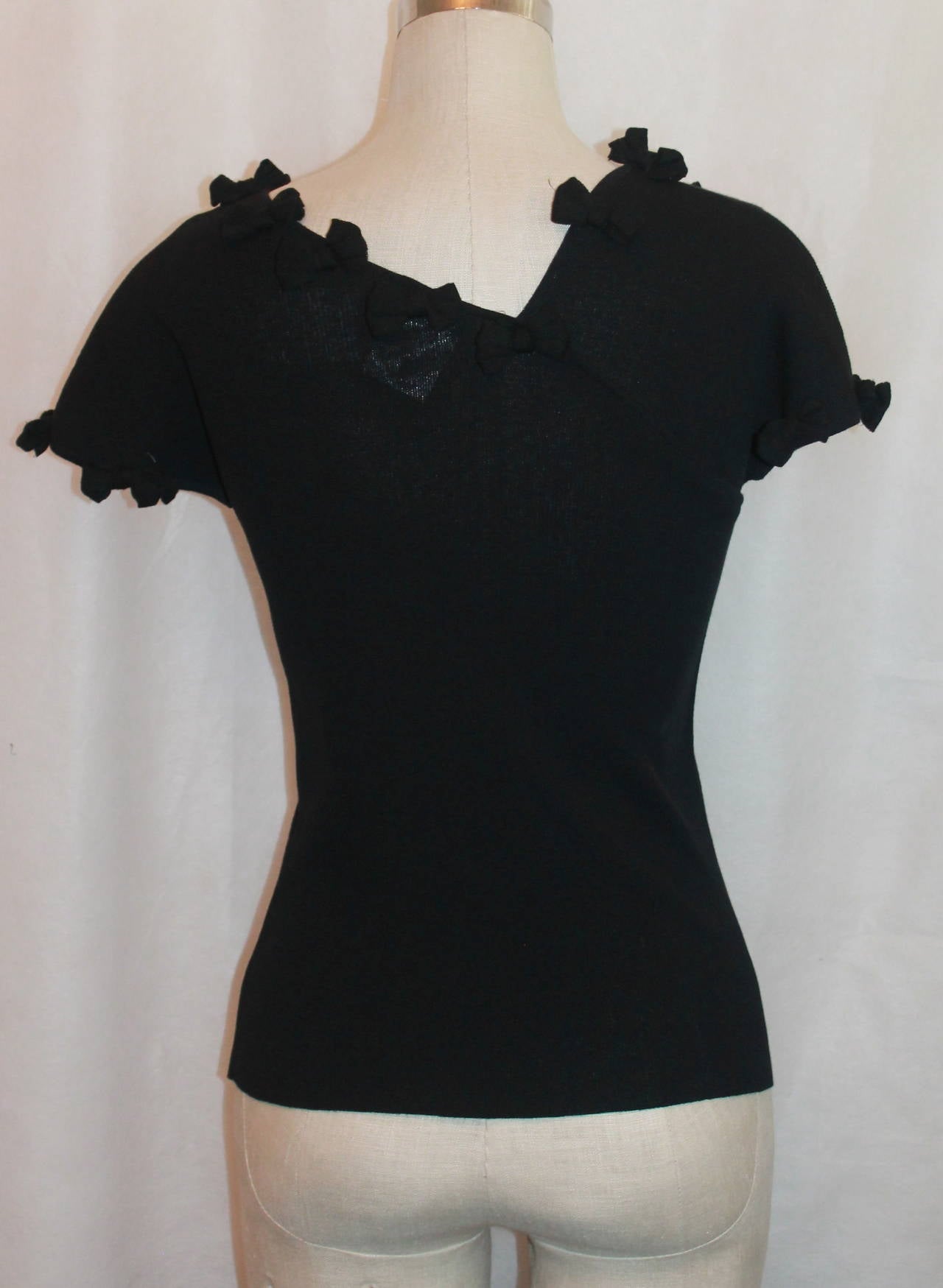 Women's Chanel 1999 Vintage Black Shirt with Small Bow Details - 40