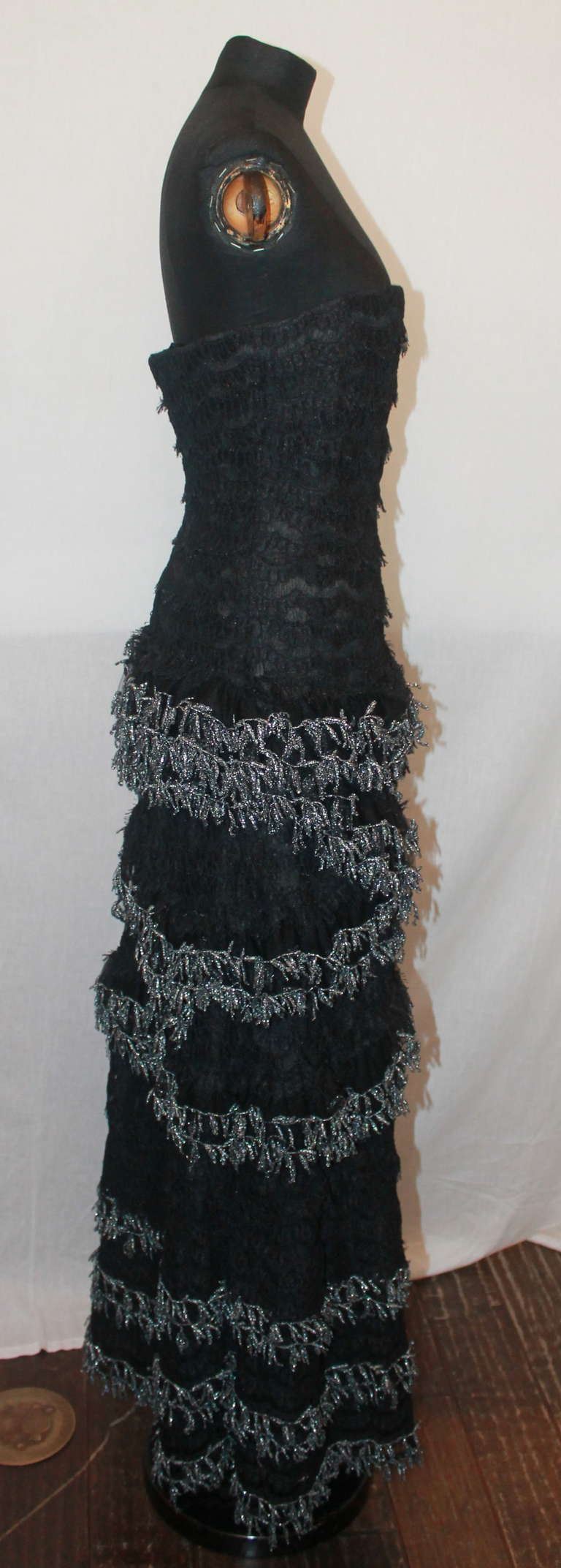 Unknown Black & Silver Lace Gown - 6 In Excellent Condition In West Palm Beach, FL