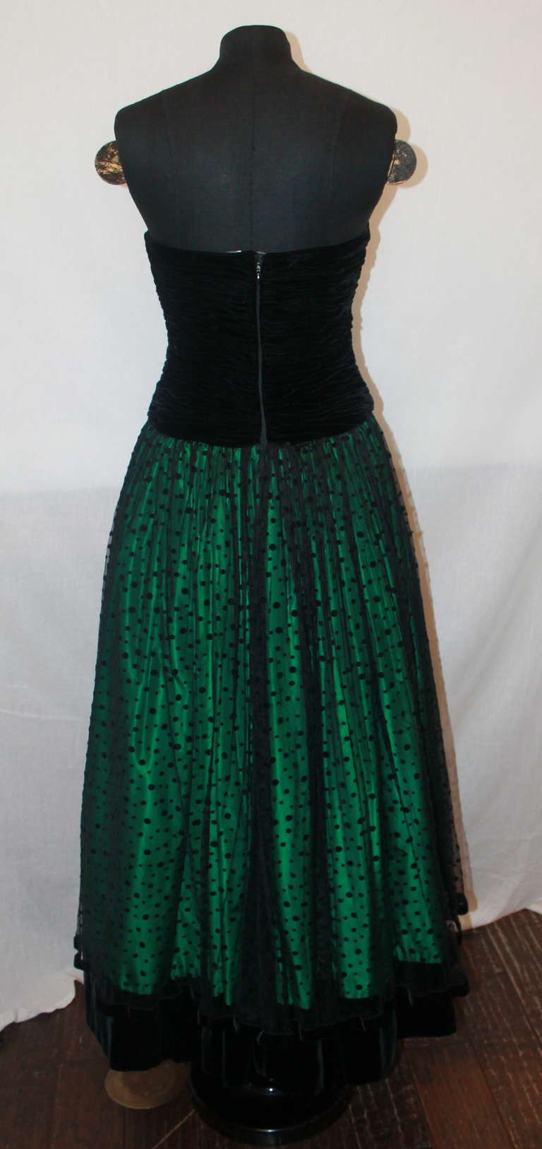 Martha Phillips Vintage Black & Green Gown - 6 1