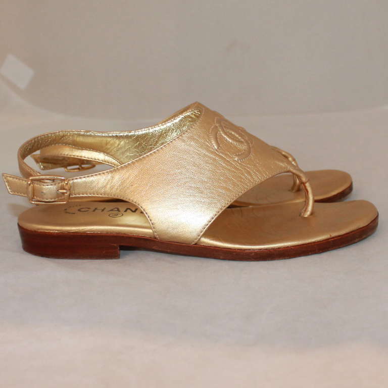 Chanel Gold Leather Sandals - 5 In Excellent Condition In West Palm Beach, FL