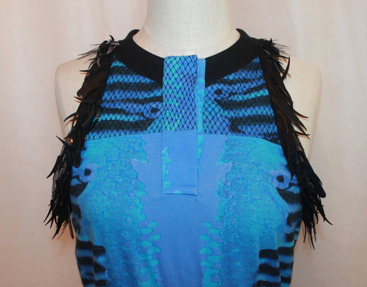 Roberto Cavalli Blue and Black Sleeveless Cotton Top - 42 In Excellent Condition For Sale In West Palm Beach, FL