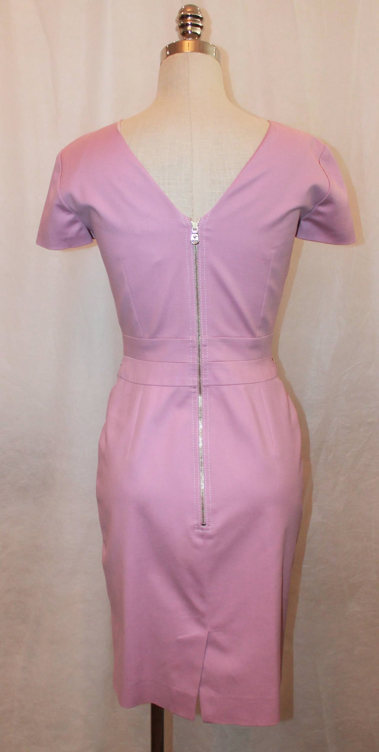 Versace Pink-Lavender Fitted Round-Neck Dress - 4 In Excellent Condition In West Palm Beach, FL