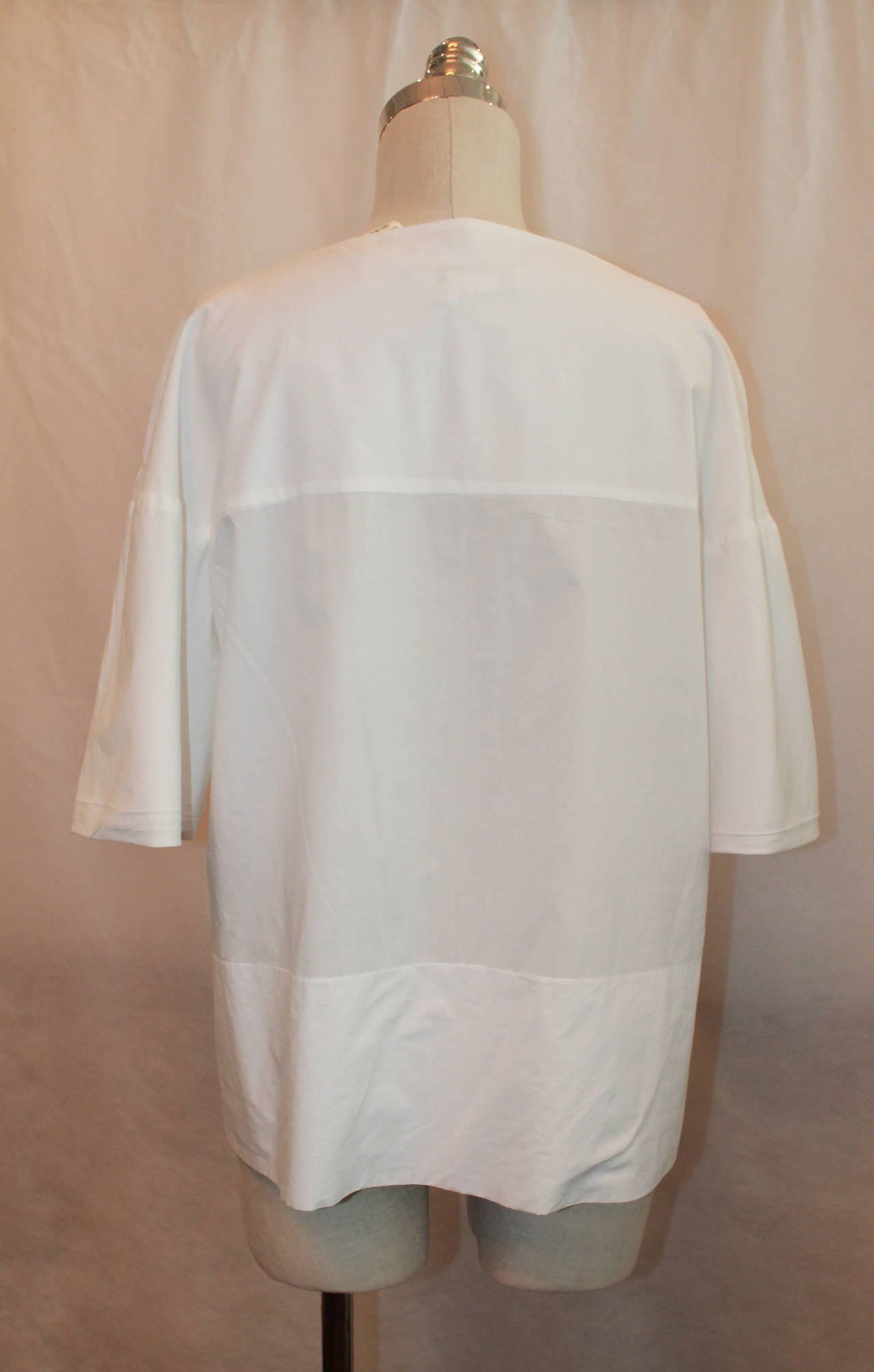 Chloe White Cotton Oversized Blouse - 42 In Excellent Condition In West Palm Beach, FL