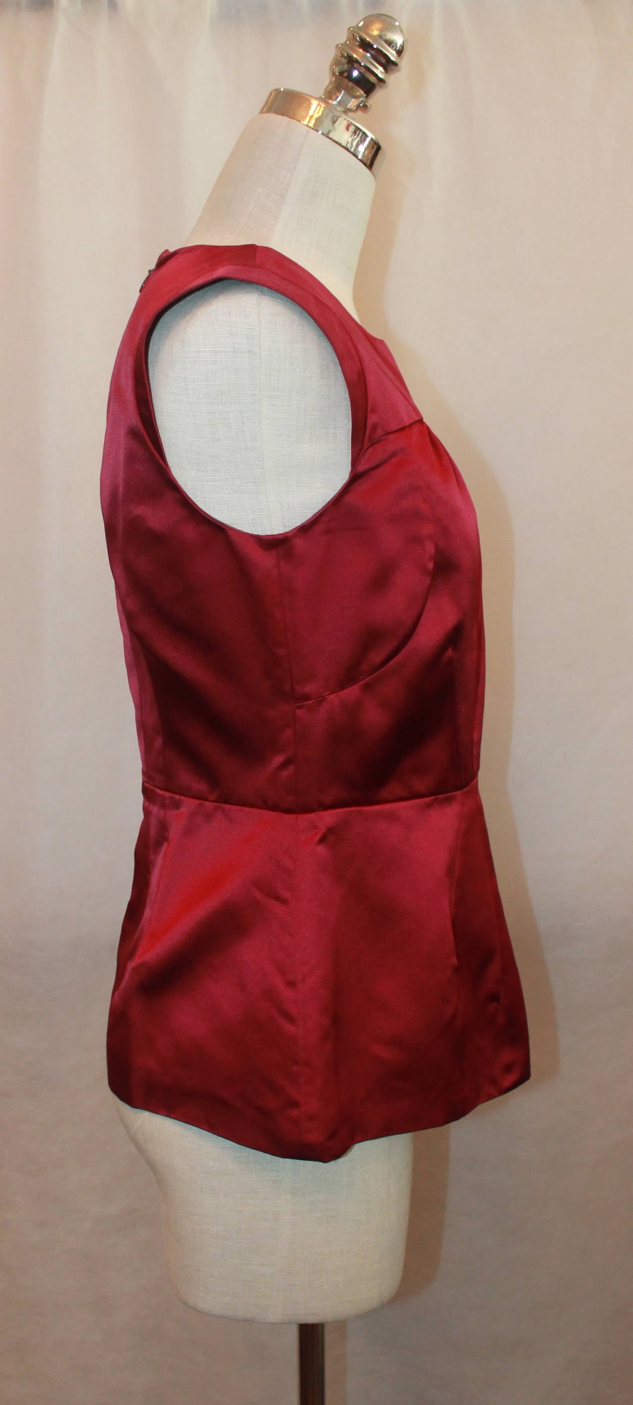 Prada Cherry Red Sleeveless Peplum Top - 44 In Excellent Condition In West Palm Beach, FL