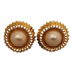 Chanel Vintage Gold Pearl Clip-On Earrings - Circa 1986 1