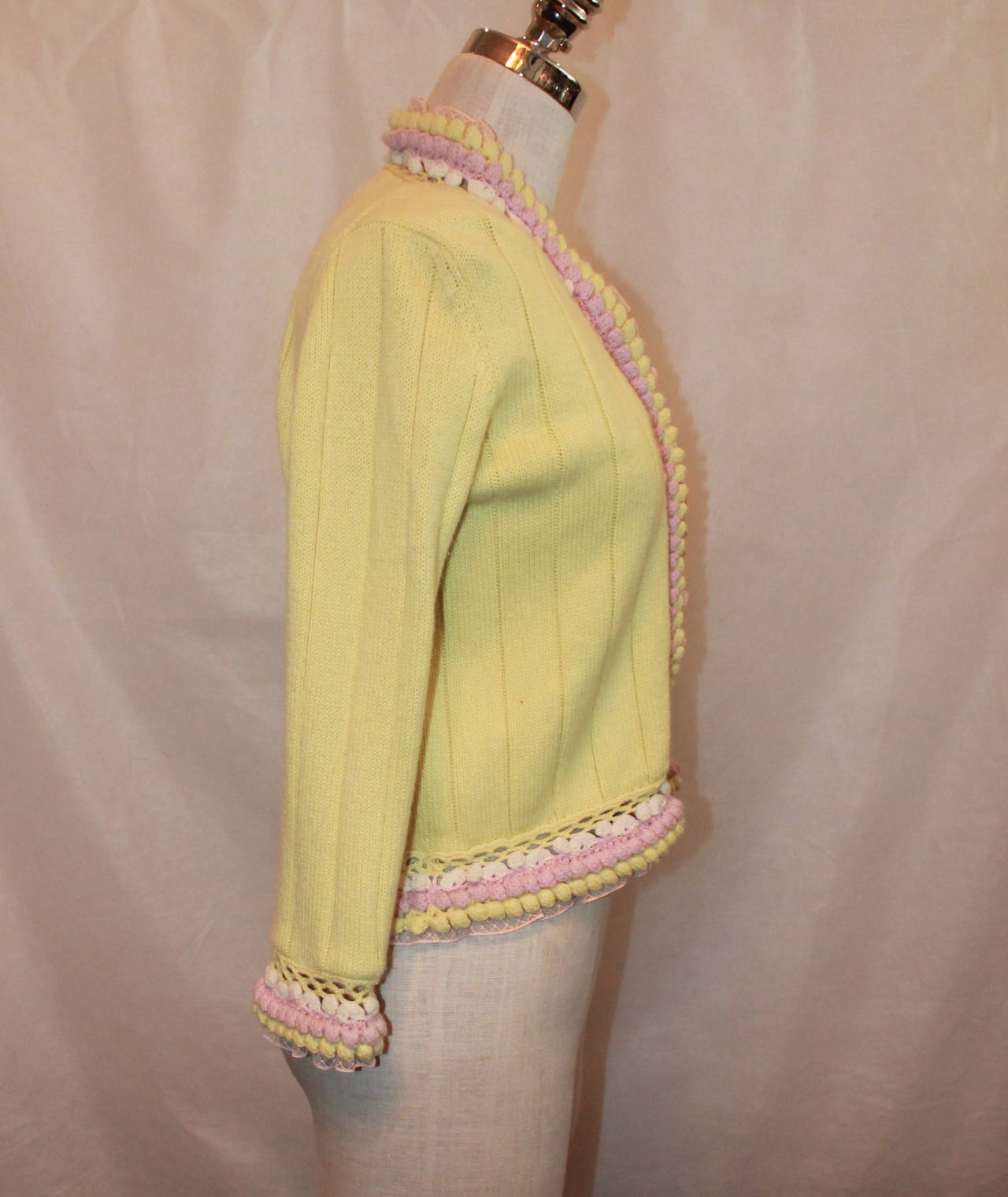 Chanel 2004 Yellow & Pink Cashmere Cardigan - 38 In Excellent Condition In West Palm Beach, FL