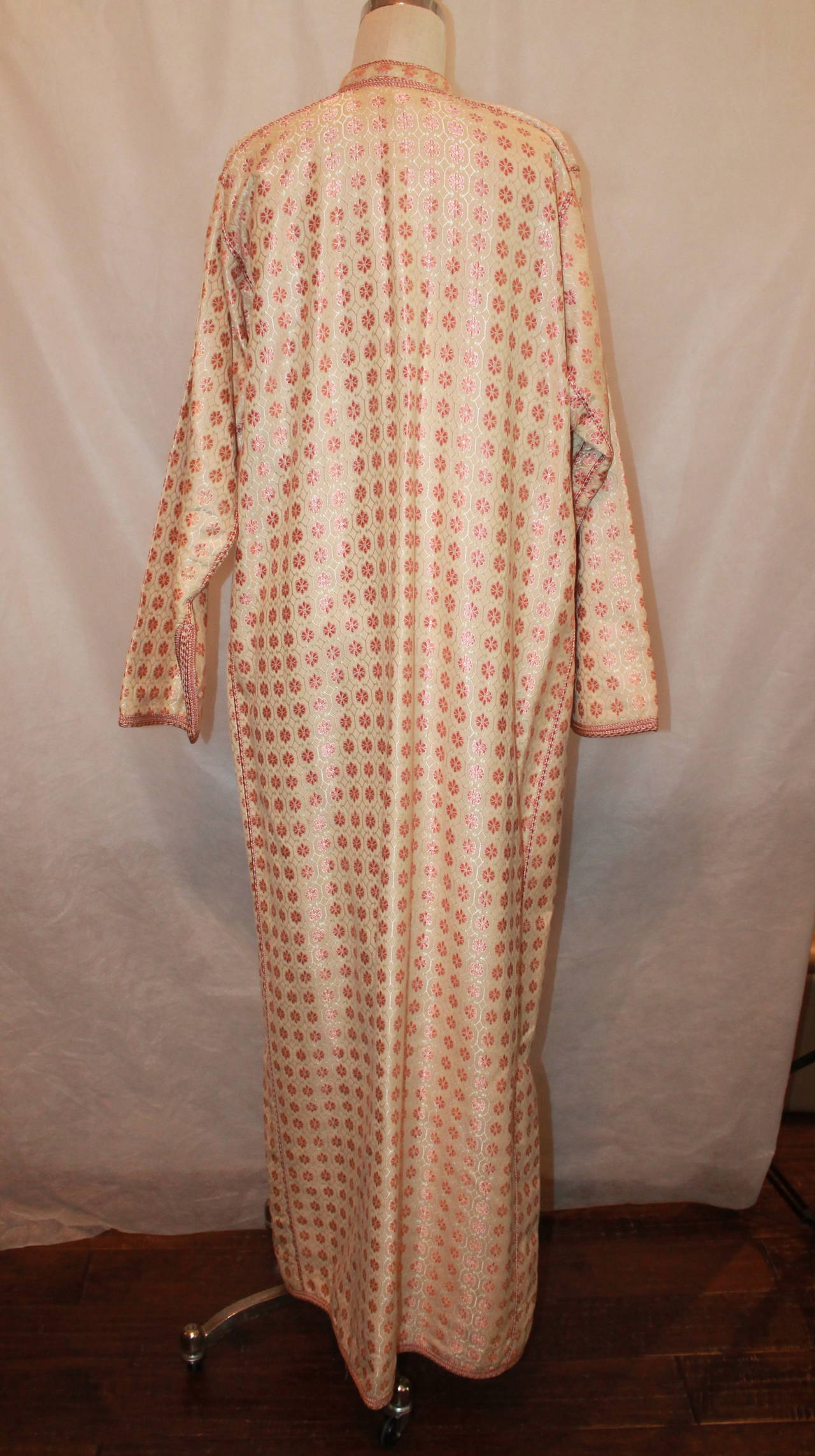 Brown 1960's Vintage Creme & Coral Silk Brocade Asian Coat - XL For Sale