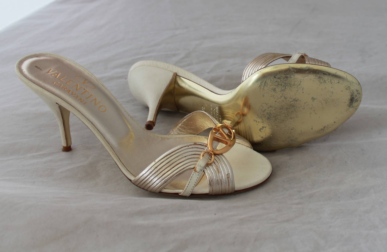 Valentino Gold Metallic Leather Sandals with Gold Logo - 37 In Fair Condition In West Palm Beach, FL