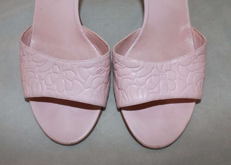 Chanel Pink Monochromatic Slide Heel - 38 In Excellent Condition In West Palm Beach, FL