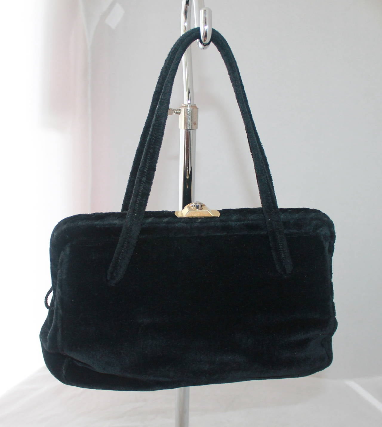 Shop by category Shop the GG Marmont medium velvet bag by Gucci. The medium GG Marmont chain shoulder bag has a softly structured shape and an oversized flap closure with Double G hardware. The Loved appliqué, a term that references an inclusive idea of romanticism, is .