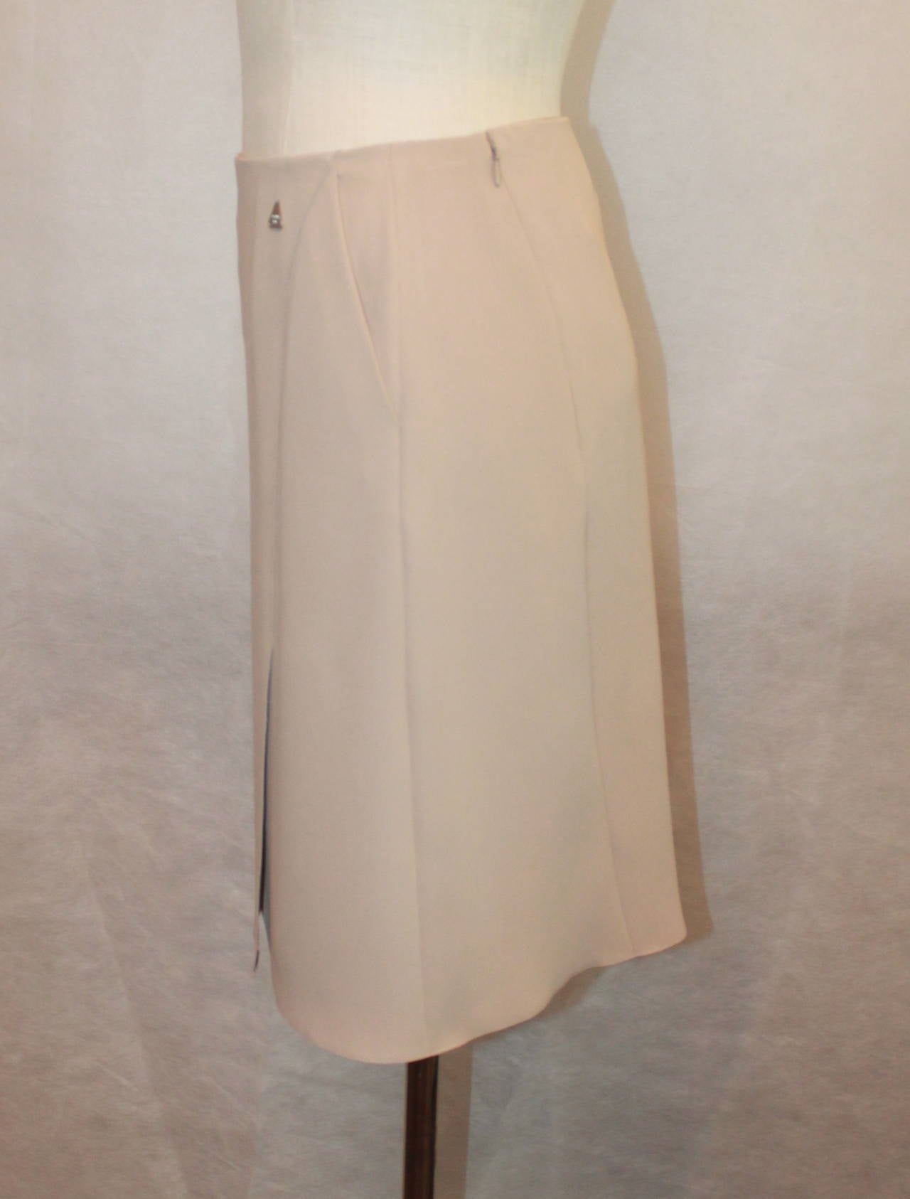 Chanel 2000 Brown Silk Skirt with Front & Back Slit - 38 In Excellent Condition In West Palm Beach, FL