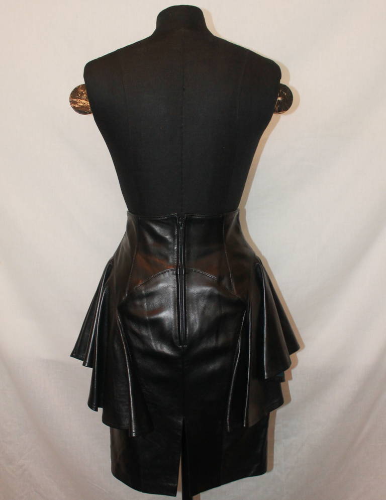 Jean Claude Jitrois Black Leather Flounce Skirt - 38 In Excellent Condition In West Palm Beach, FL
