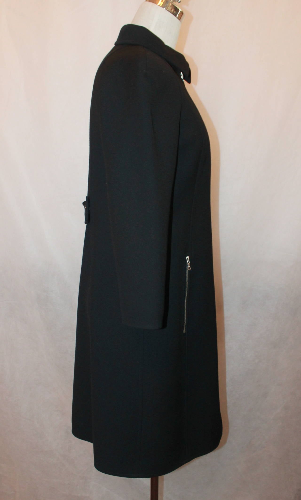 Courreges Black Wool Coat with Front Zip - 38 In Excellent Condition In West Palm Beach, FL