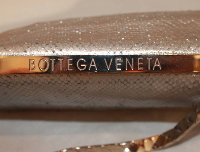 Bottega Veneta Silver Snake Skin Handbag In Excellent Condition In West Palm Beach, FL