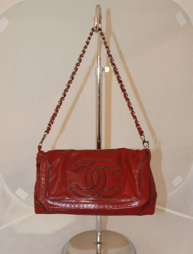 Women's Chanel Scarlet Lambskin Shoulder Bag PHW - circa 2007