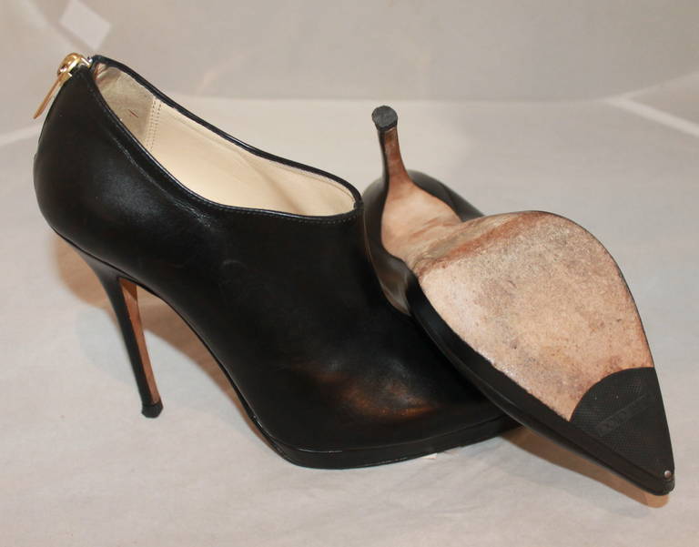 Jimmy Choo Black Leather Booties - 36 In Excellent Condition For Sale In West Palm Beach, FL