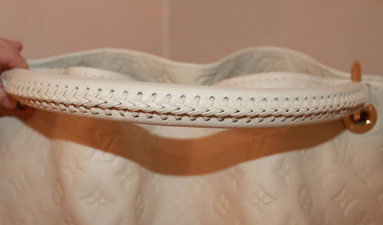 louis vuitton ivory bag