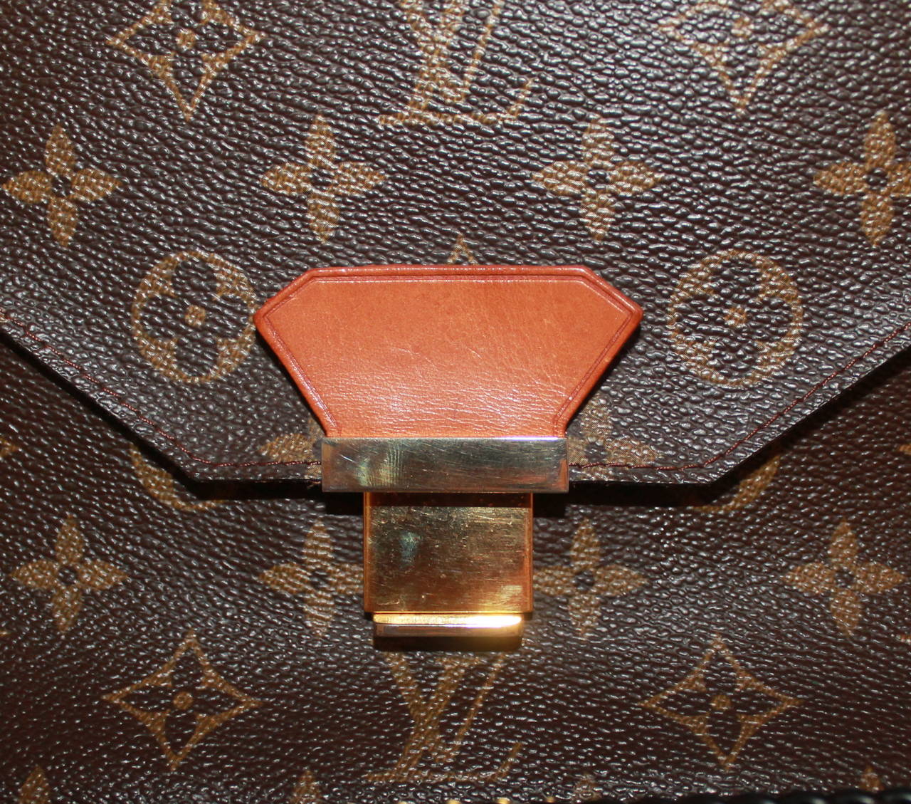 Louis Vuitton Envelope Clutch – yourvintagelvoe