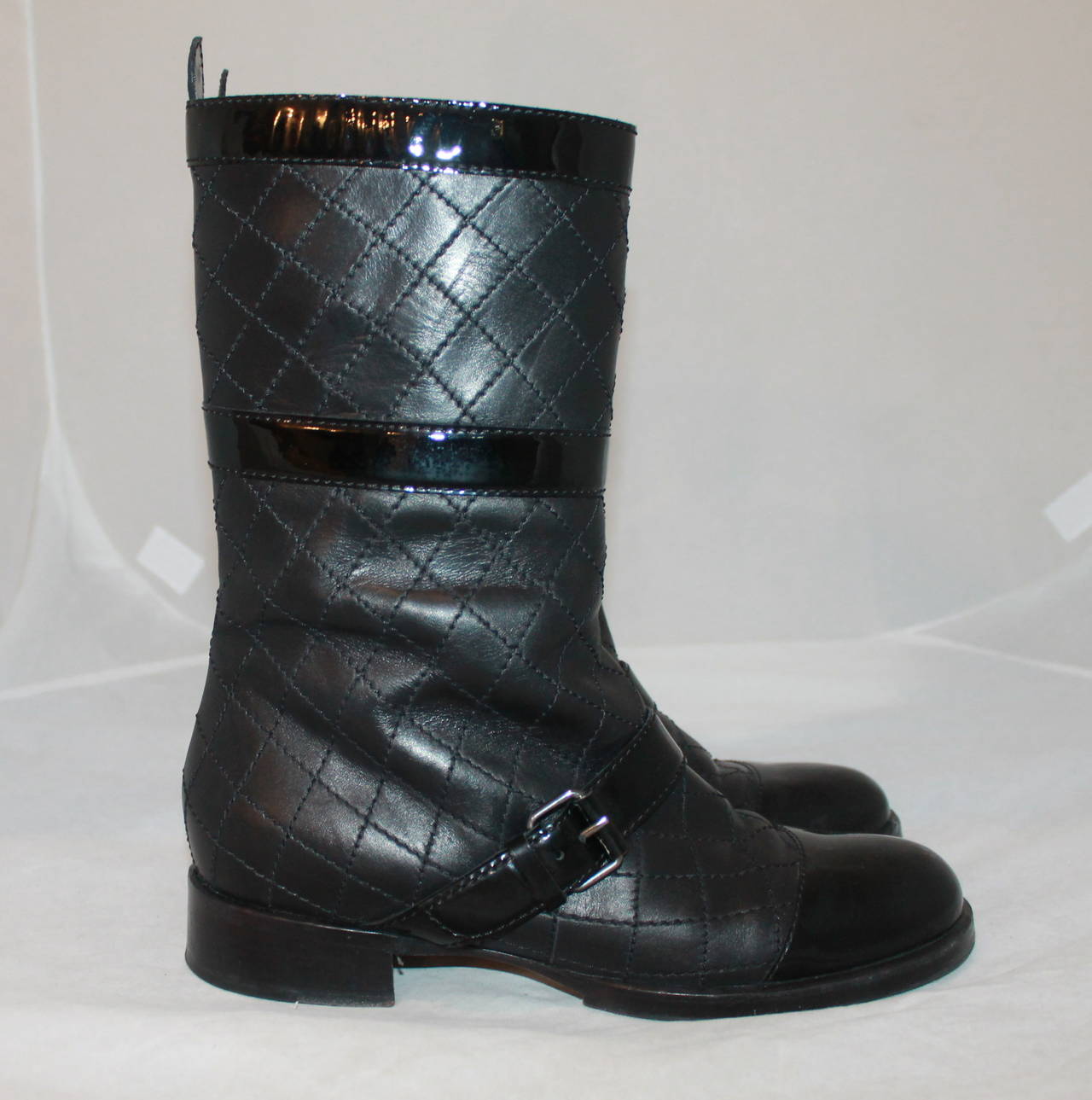 Chanel Black Quilted Boots with Box - 38 In Excellent Condition In West Palm Beach, FL