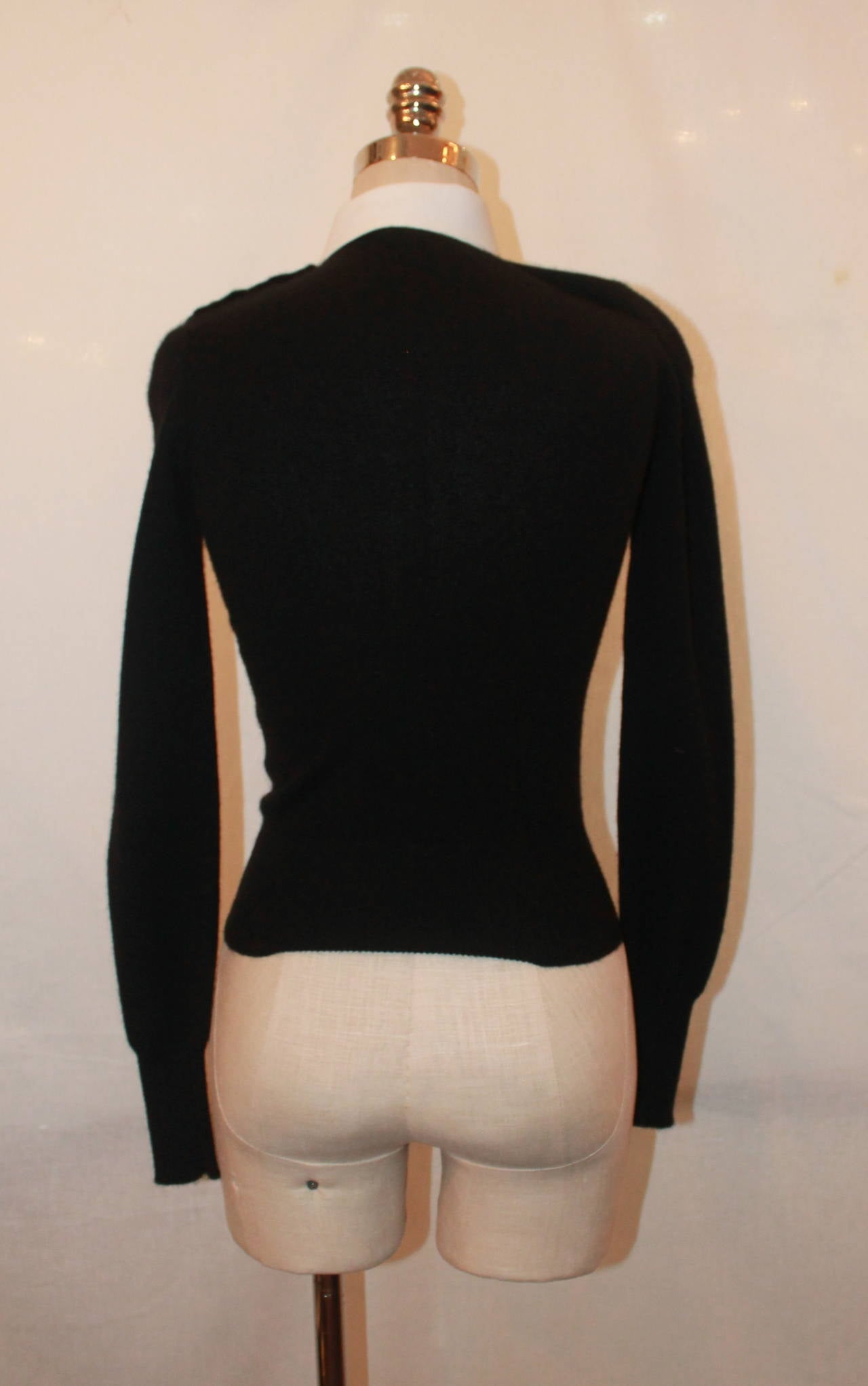 white collar sweater