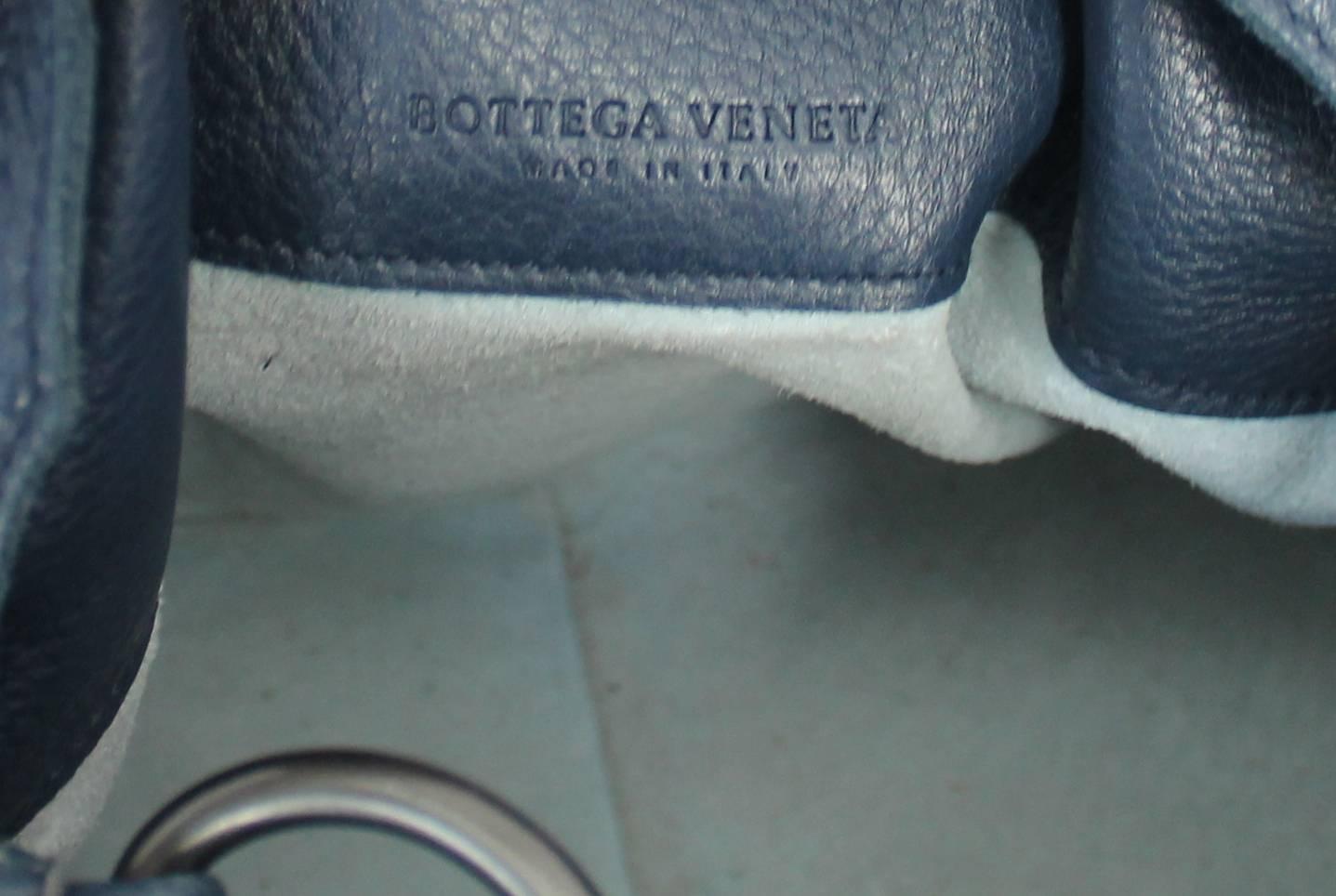 Bottega Veneta Navy Woven Leather Large Shoulder Bag In Fair Condition In West Palm Beach, FL