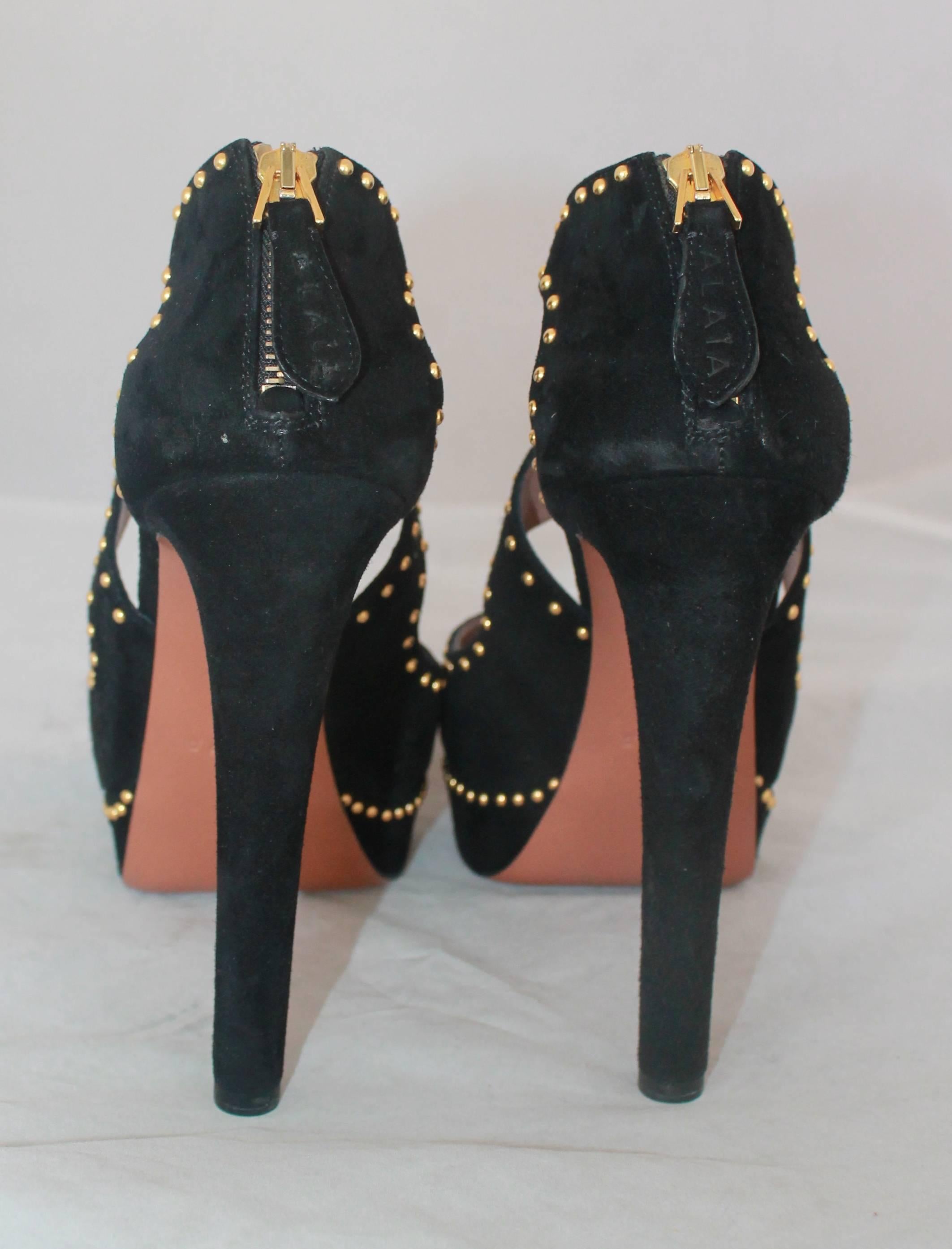 Alaia Black Suede Cutout Platform Heels with Small Gold Studs - 40.5 In Excellent Condition In West Palm Beach, FL