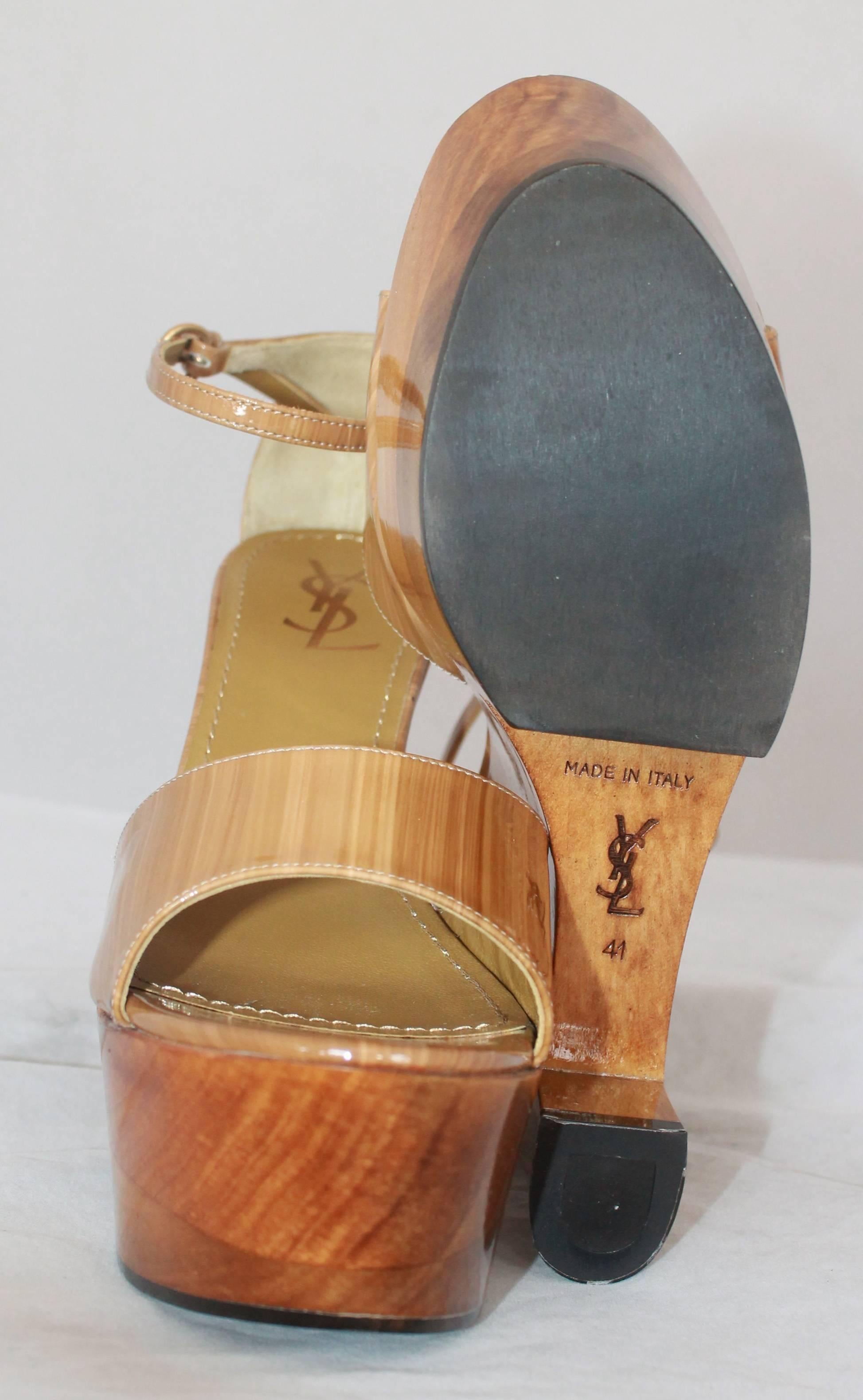 YSL Light Brown & Gold Wood & Patent Cutout Wedge Sandals - 41 In New Condition In West Palm Beach, FL