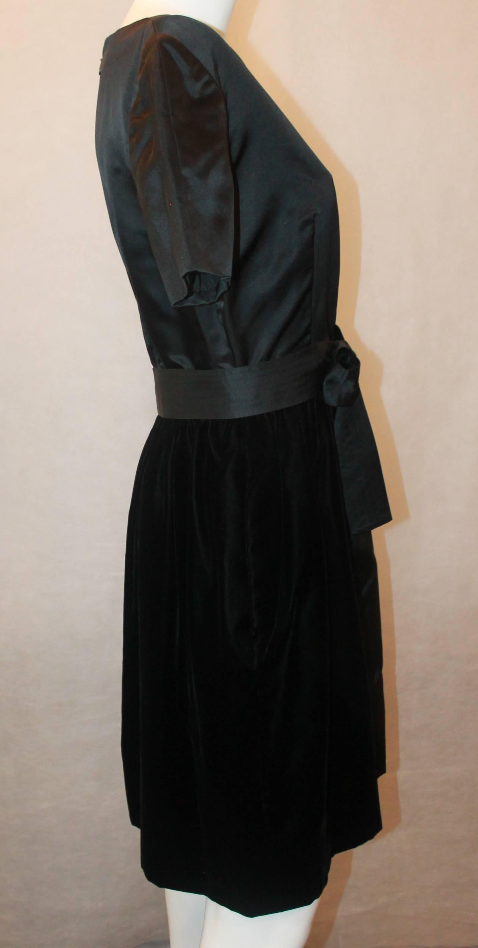 Women's Bills Blass 1970's Vintage Black Velvet & Satin Short Sleeve Dress - 8
