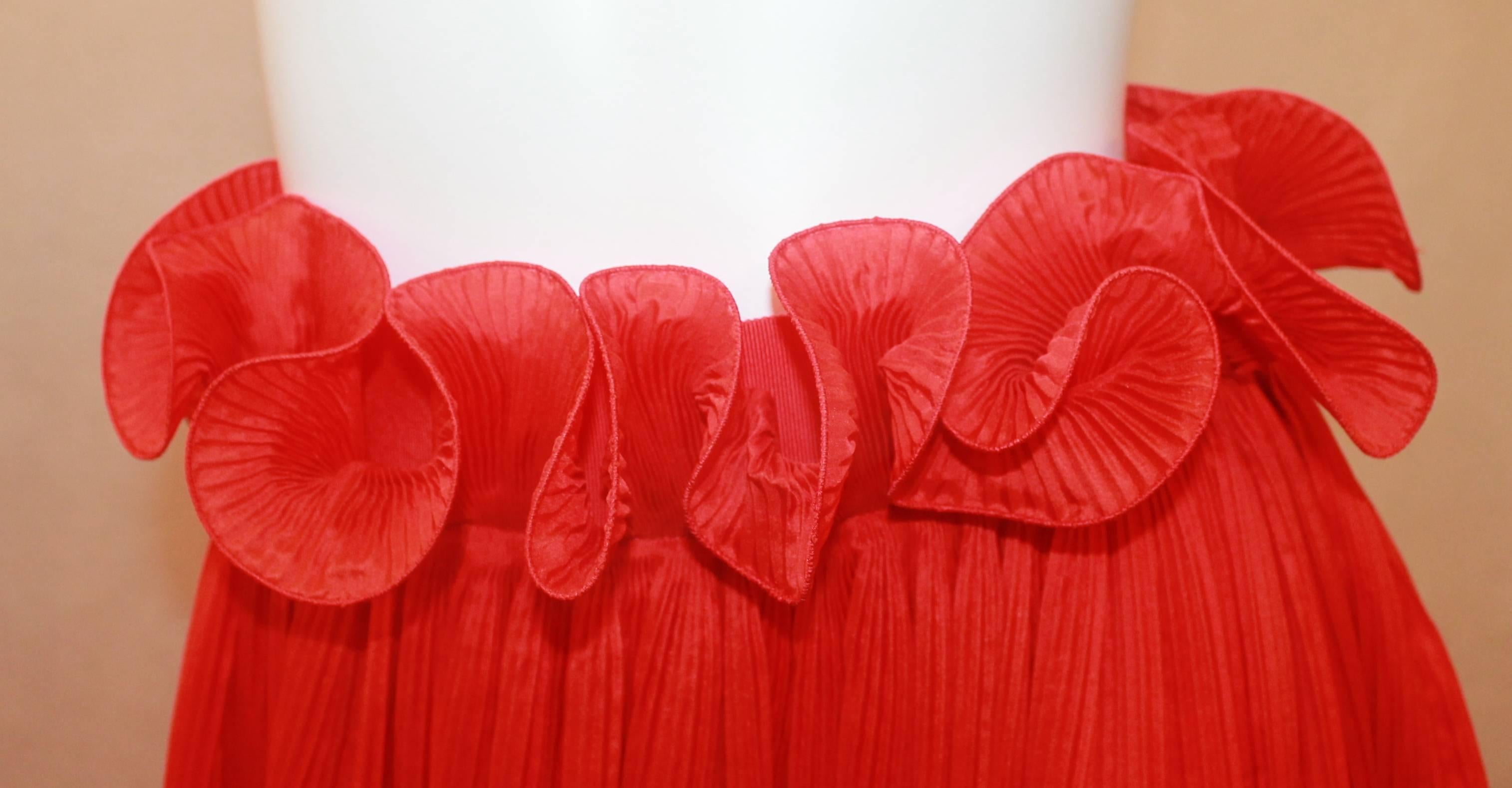 Stella McCartney Red Silk Pleated Skirt with Top Gathering - 40 In Excellent Condition In West Palm Beach, FL