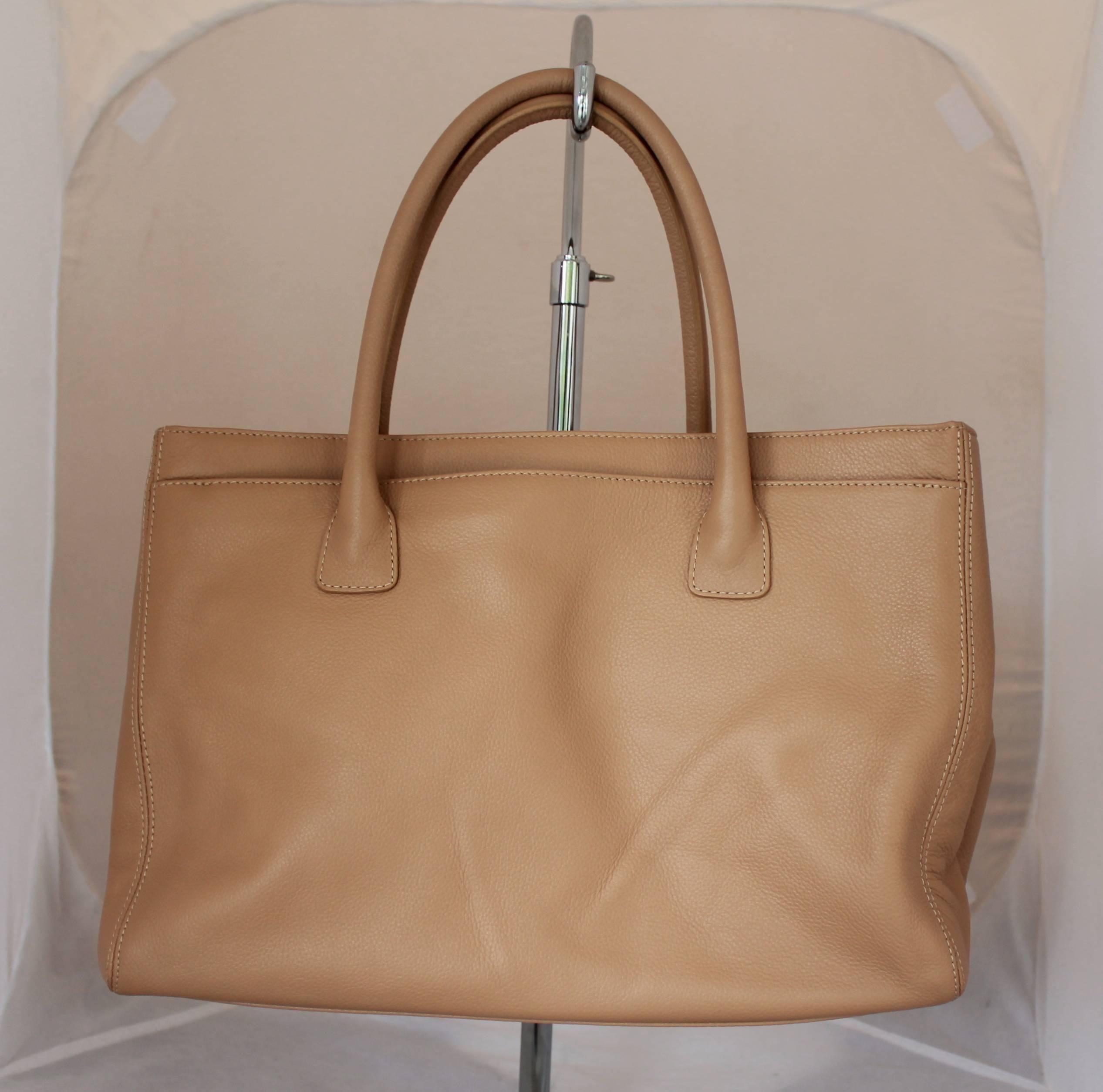 Brown Chanel Nude Caviar Leather Cerf Tote - GHW - 2004