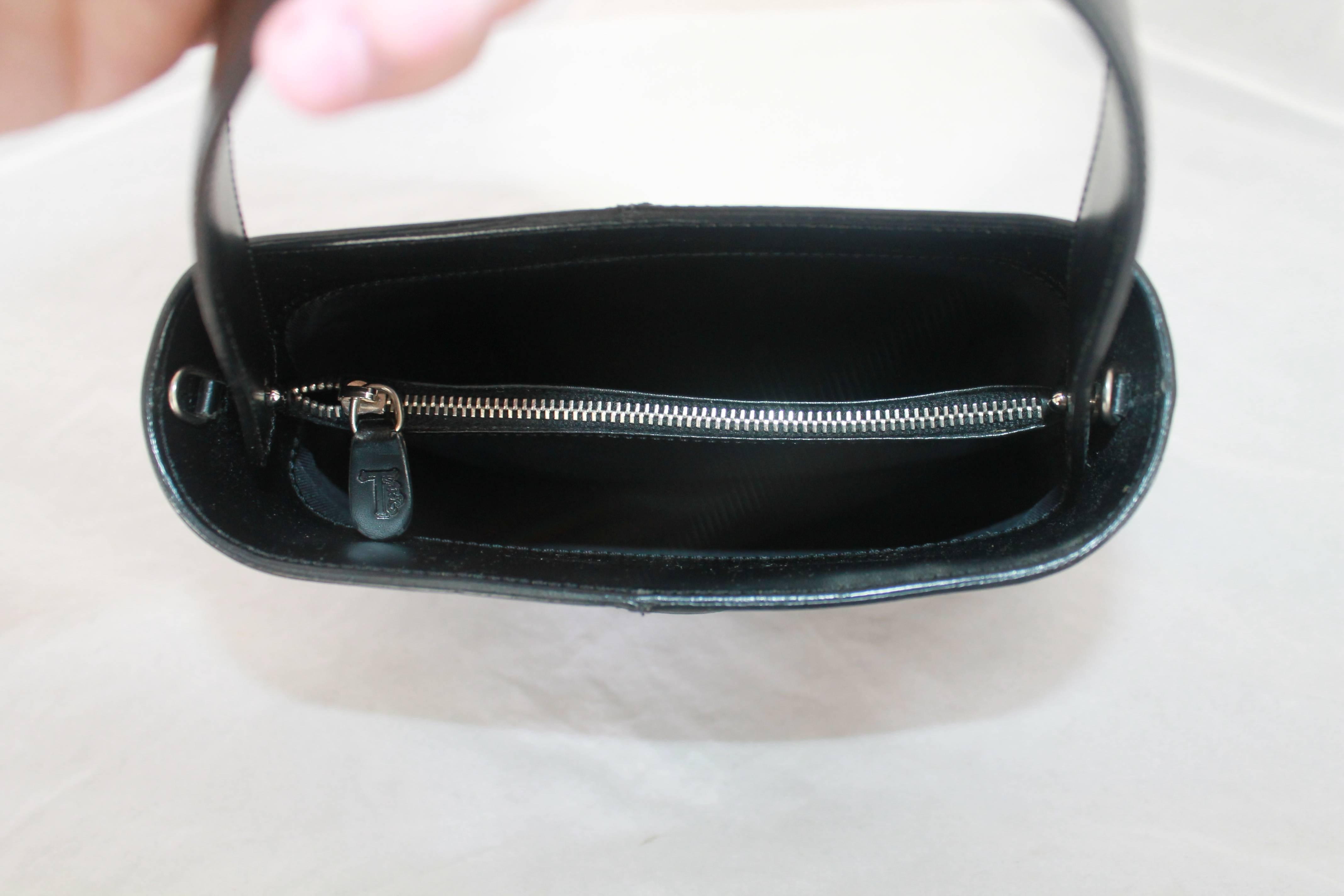 Tods Schwarze Ledertasche mit Henkel oben und Crossbody-Riemen SHW 2