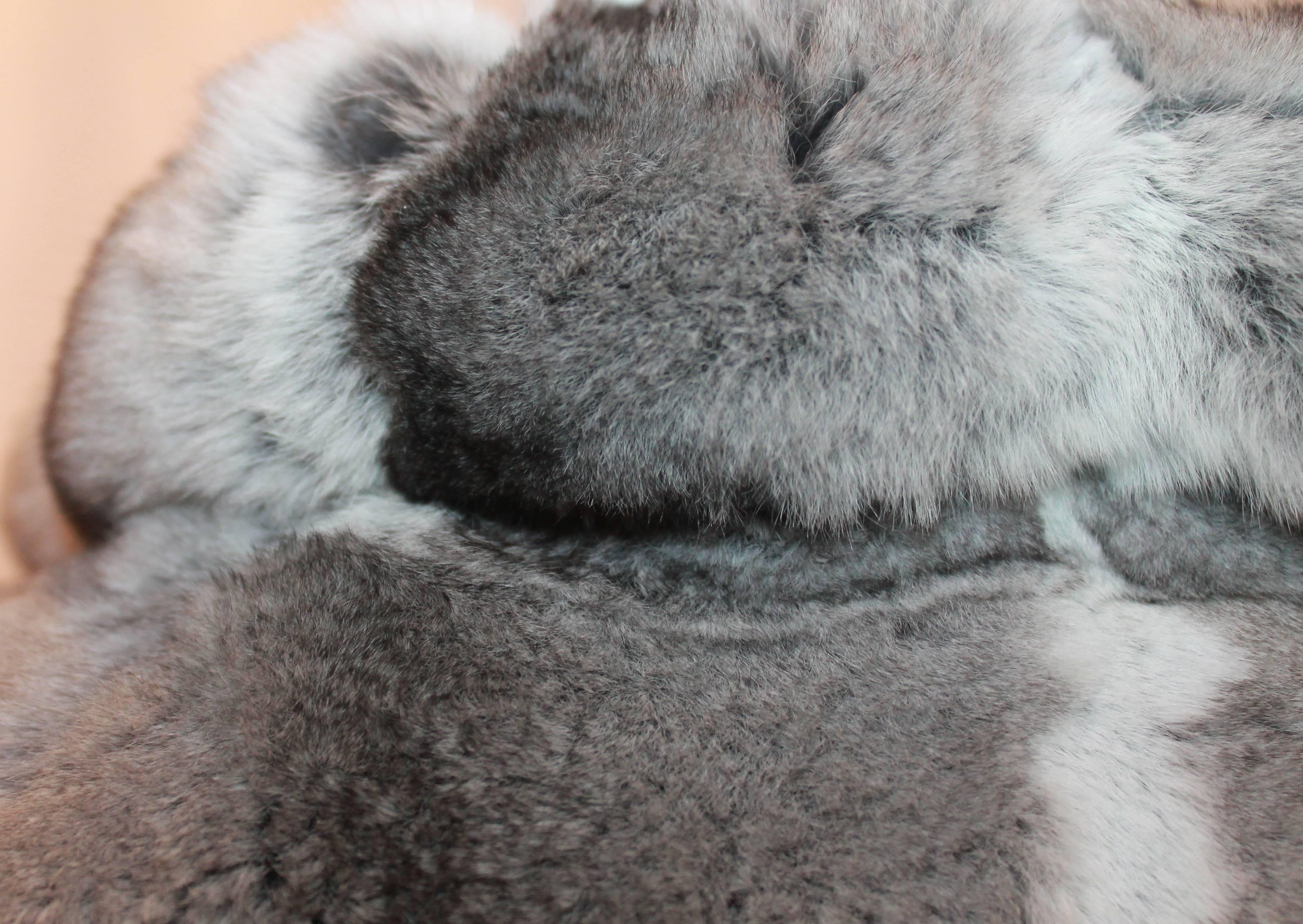 Silver Grey and Black Chinchilla Cropped Fur jacket- M- Retail $24, 000 In Excellent Condition In West Palm Beach, FL