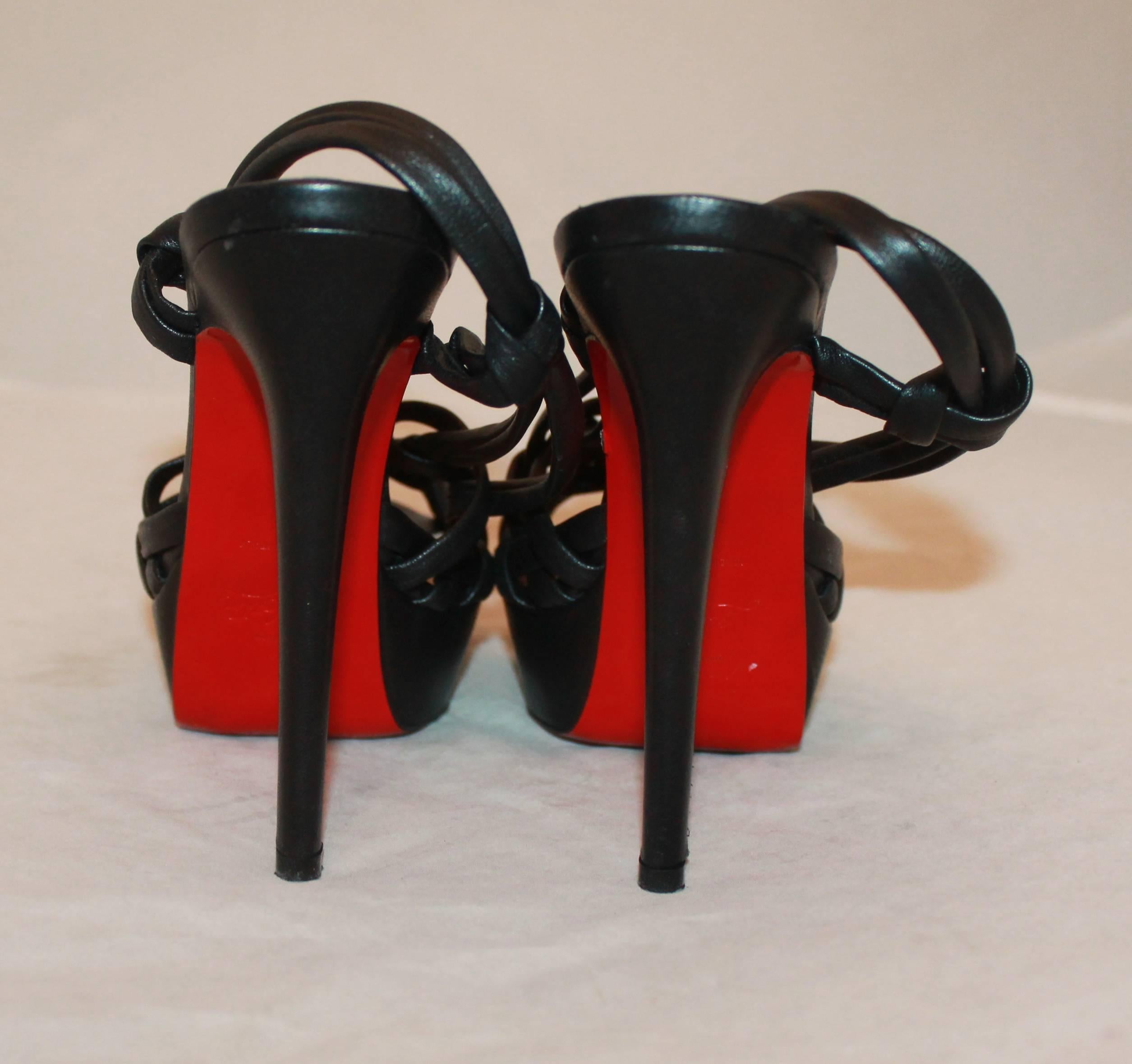 Christian Louboutin - talons compensés en cuir noir avec lanières - Taille 36 Neuf - En vente à West Palm Beach, FL