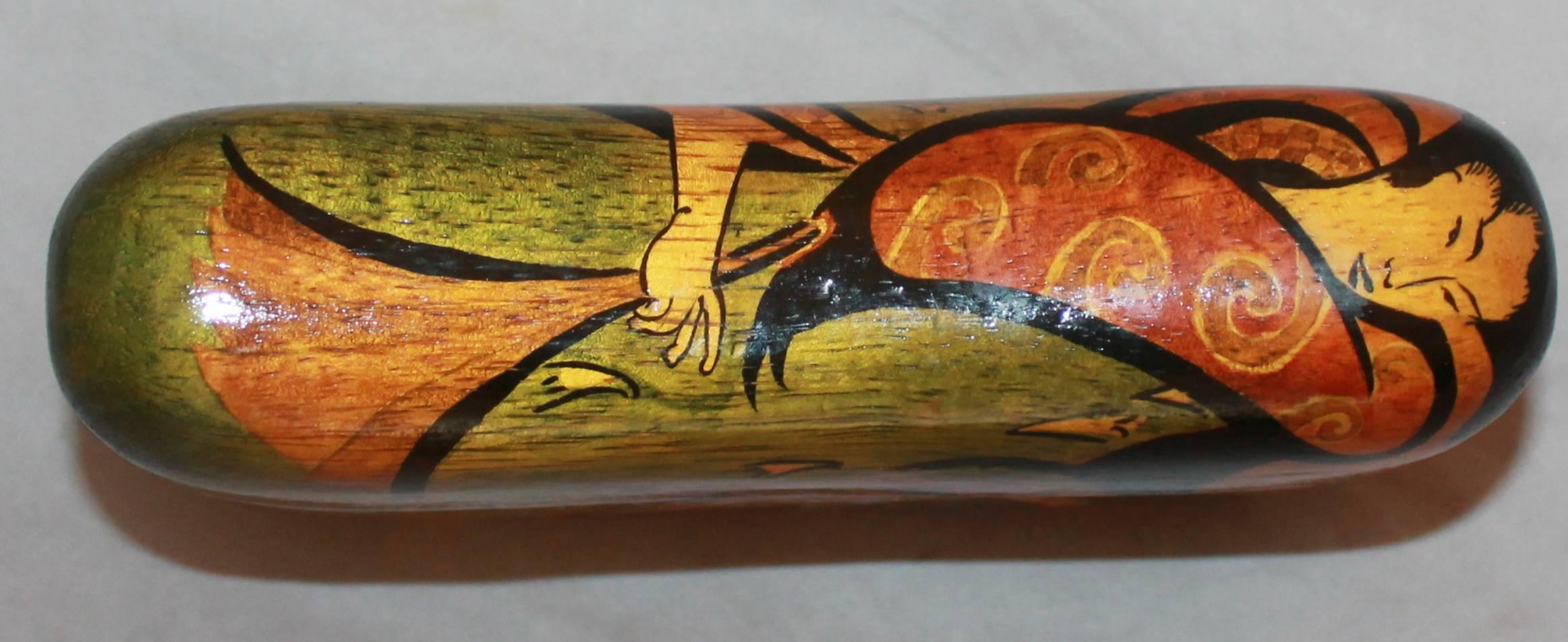 Rafael Sanchez - Pochette en bois avec motif peint abstrait et pampille à glands noirs 1
